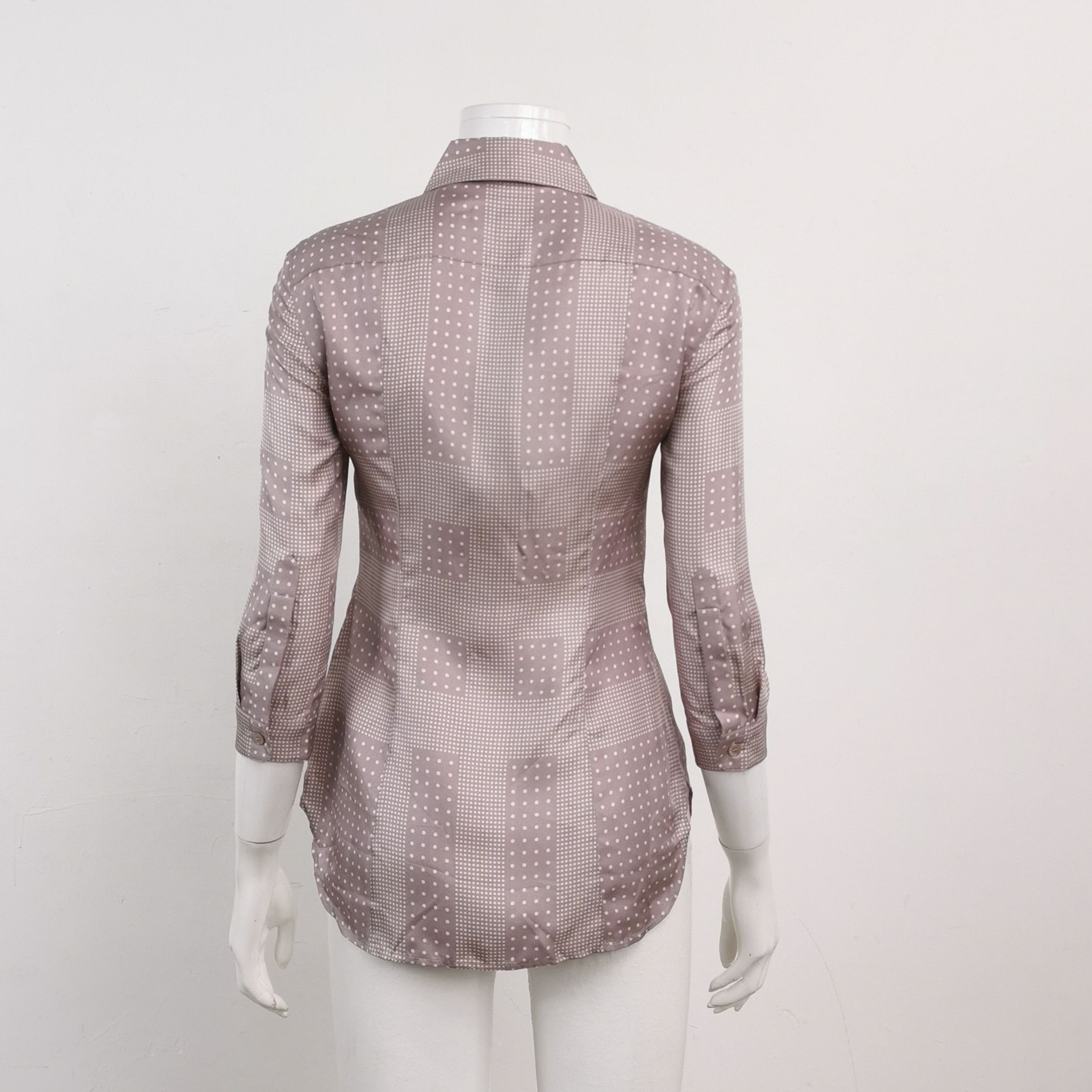 Burberry Burberry Women 0 Button Ups Size XS / US 0-2 / IT 36-38 - 2 Thumbnail