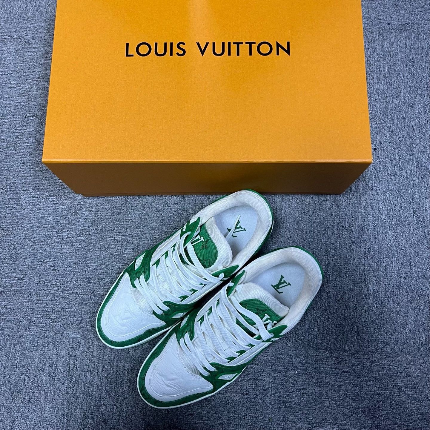 Louis Vuitton Louis Vuitton Green Monogram Trainer Sneakers 7 Size US 8 / EU 41 - 2 Thumbnail