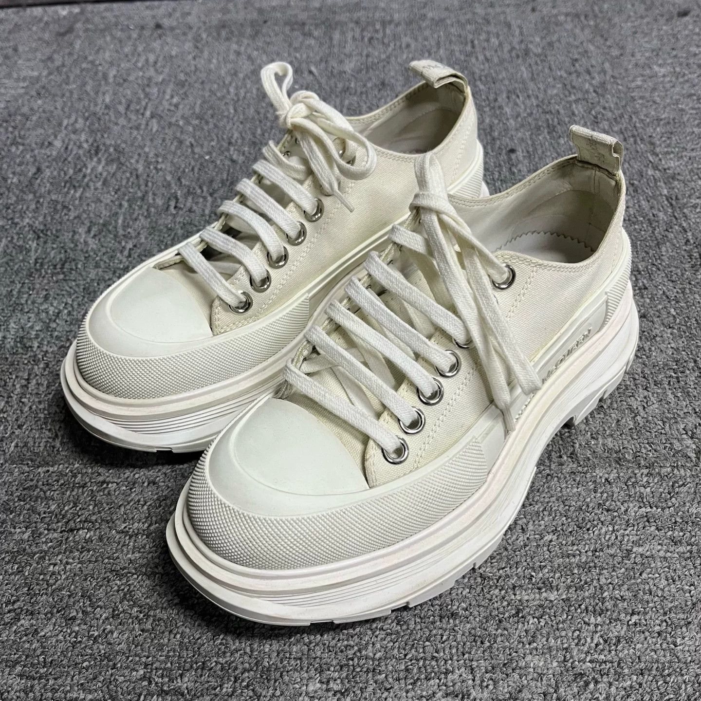 Alexander McQueen Alexander McQueen White Tread Slick Sneakers 36 Size US 6 / IT 36 - 2 Thumbnail