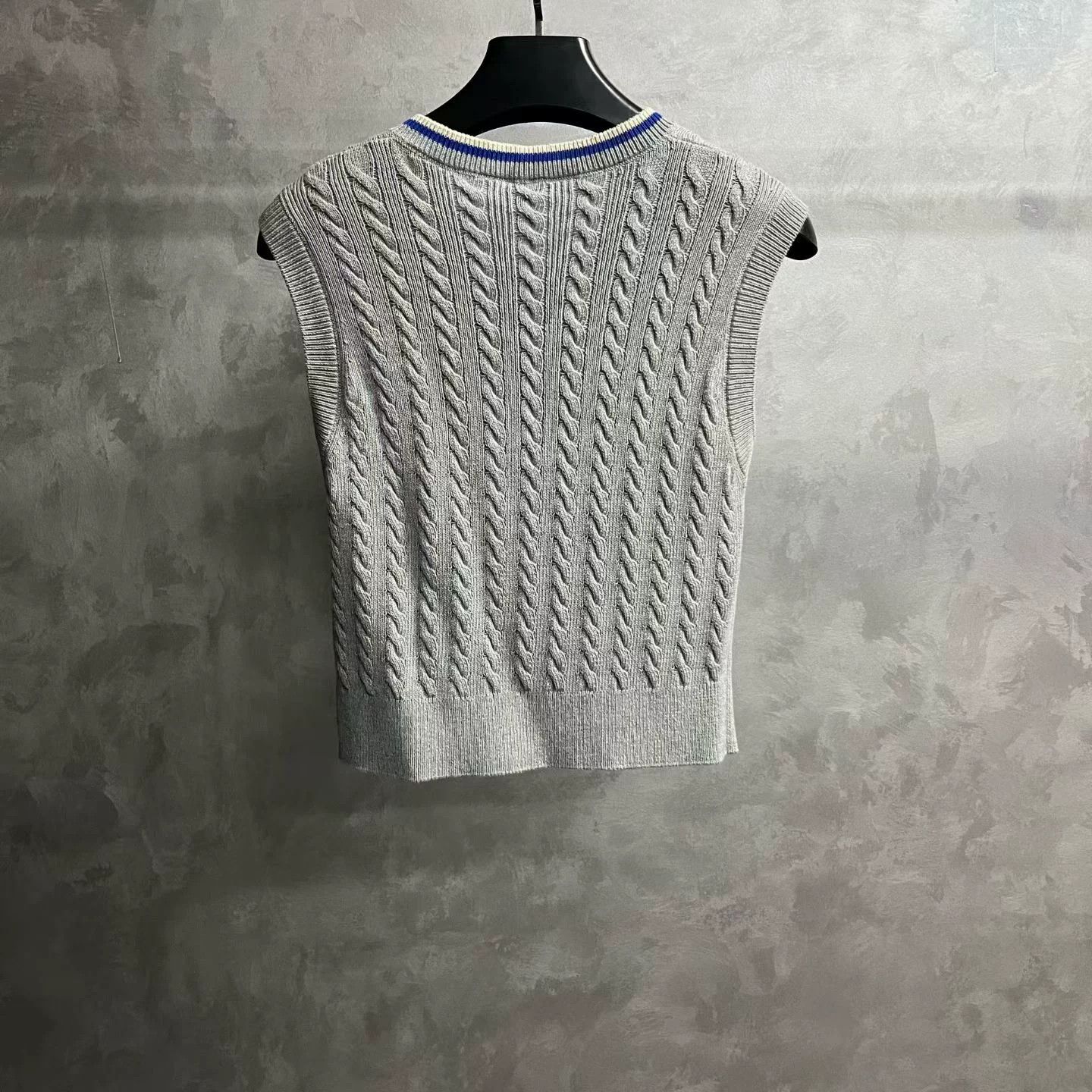 Loewe Loewe Cable Knit Striped V-Neck Vest Size M Size US M / EU 48-50 / 2 - 6 Thumbnail