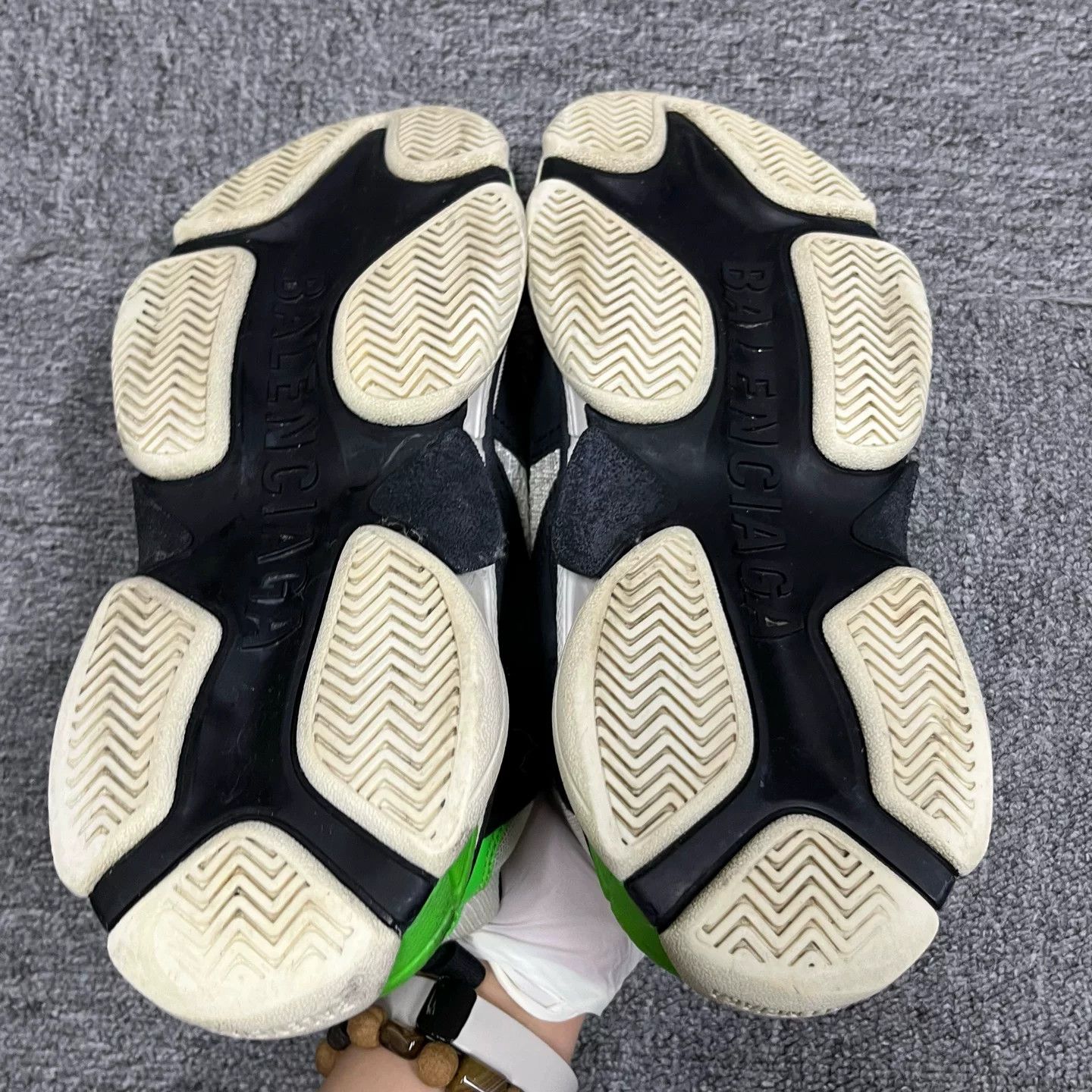 Balenciaga Balenciaga Triple S Neon Green Sneakers 36 Size US 6 / IT 36 - 5 Thumbnail