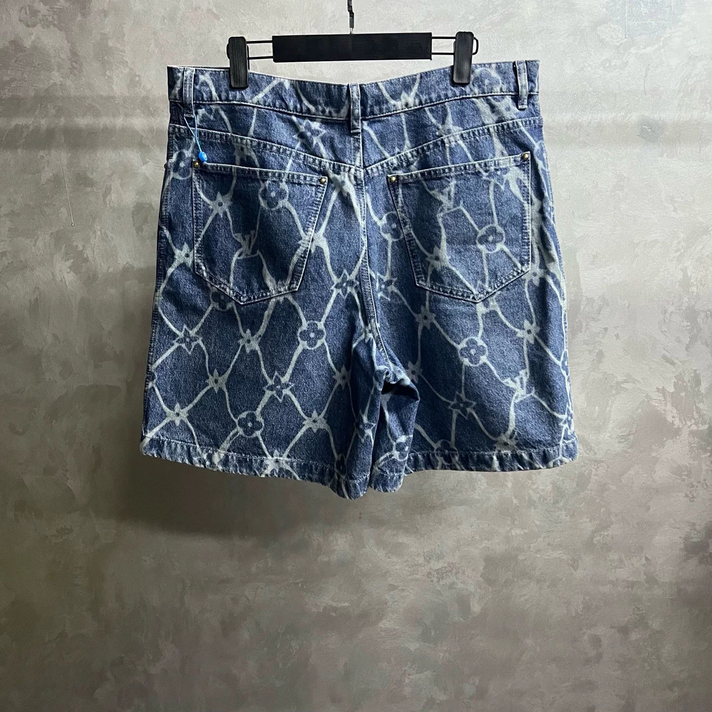 Louis Vuitton Louis Vuitton Craggy Monogram Denim Shorts Size 34 Size US 34 / EU 50 - 6 Thumbnail