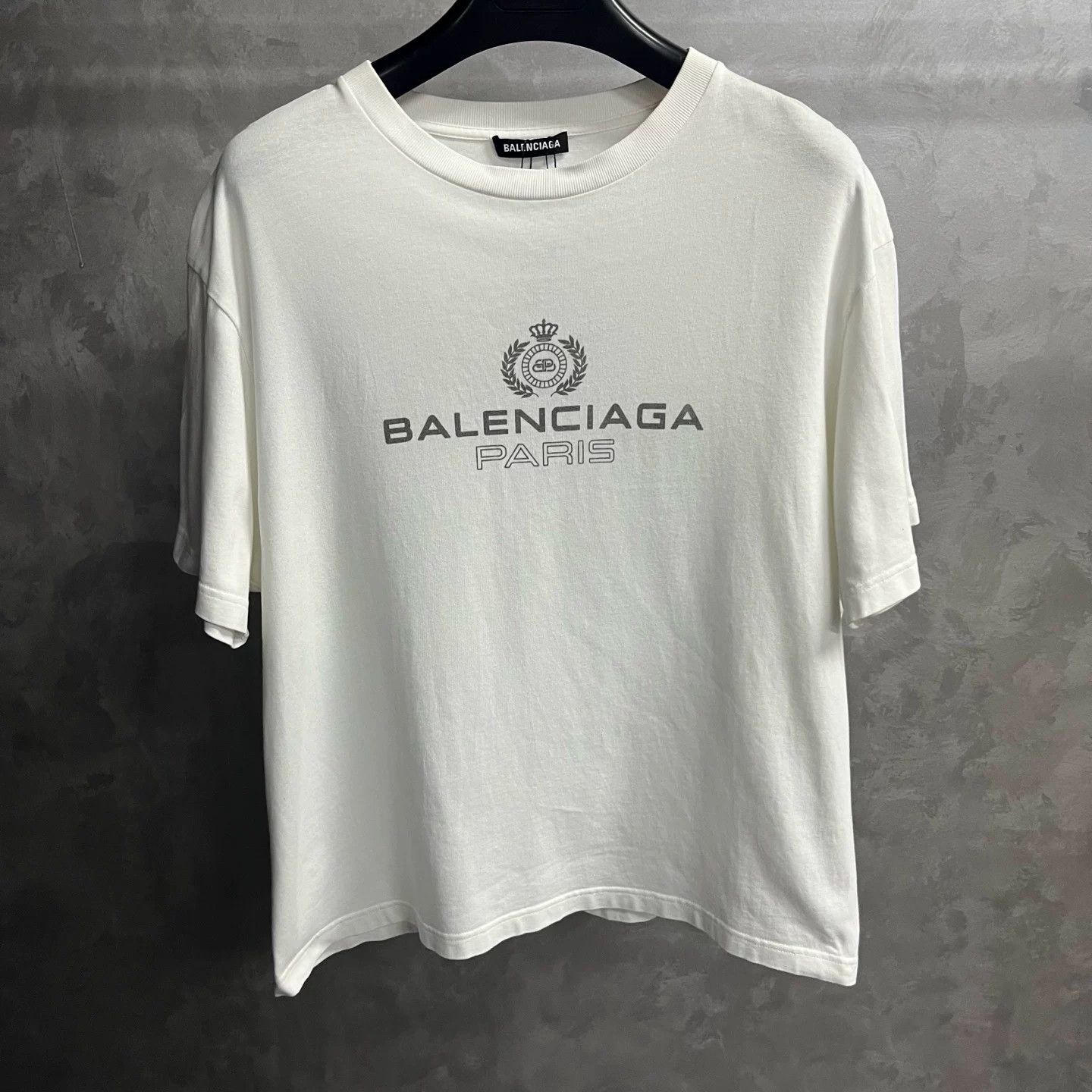 Balenciaga Balenciaga Crest Paris Logo T-Shirt Size L Size US L / EU 52-54 / 3 - 2 Thumbnail