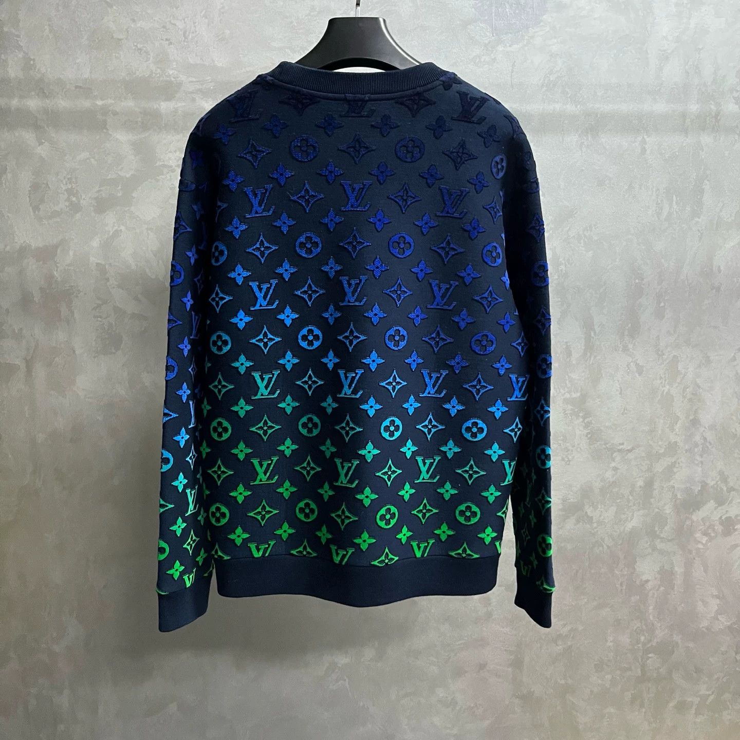 Louis Vuitton Louis Vuitton Monogram Gradient Sweatshirt US XL Size US XL / EU 56 / 4 - 6 Thumbnail