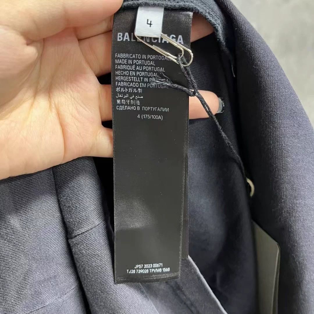 Balenciaga Balenciaga Graphic Print Short Sleeve T-Shirt Size 4 Size US XL / EU 56 / 4 - 4 Thumbnail