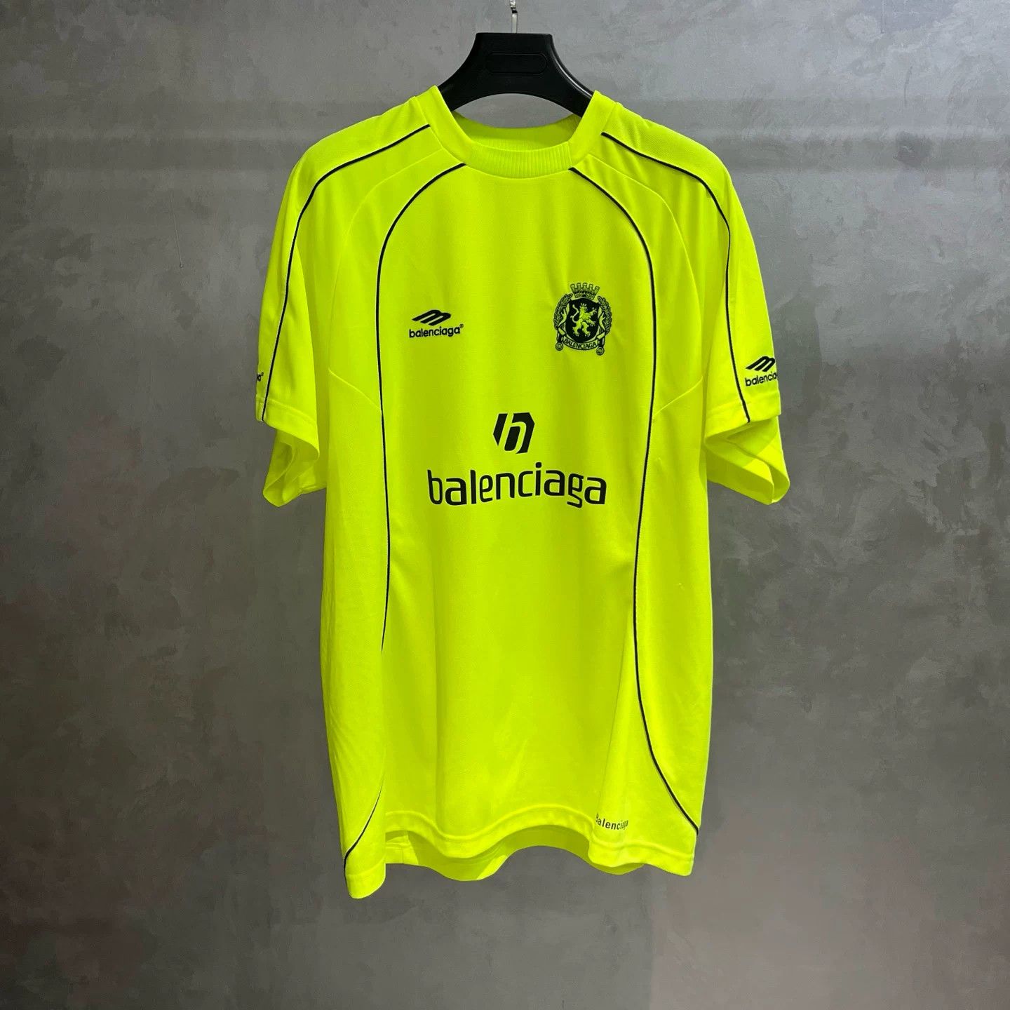 Balenciaga Balenciaga Soccer Logo Jersey Neon Yellow Size 2 Size US M / EU 48-50 / 2 - 2 Thumbnail