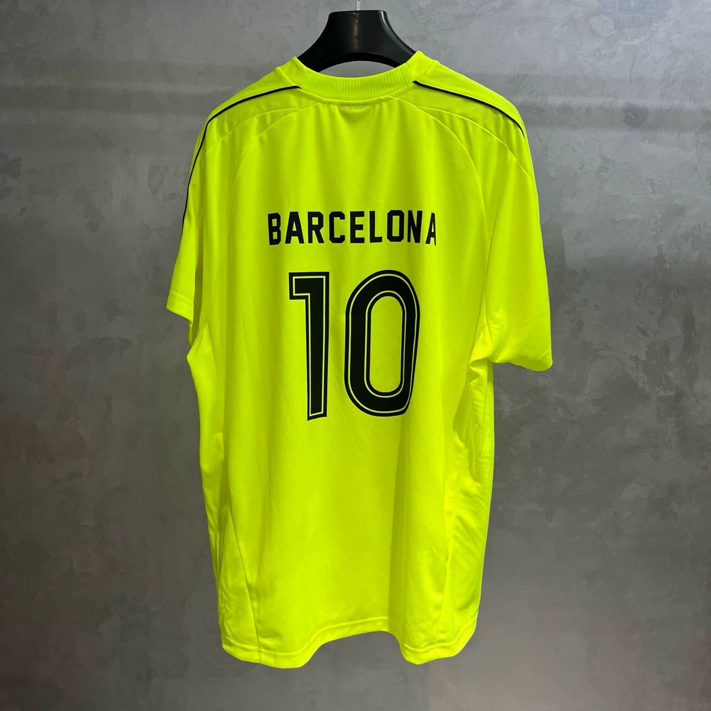 Balenciaga Balenciaga Soccer Logo Jersey Neon Yellow Size 2 Size US M / EU 48-50 / 2 - 6 Thumbnail