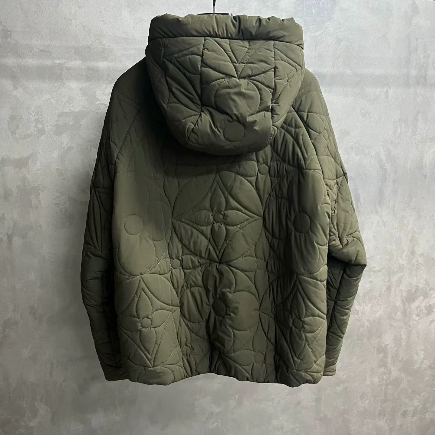 Louis Vuitton Louis Vuitton Quilted Monogram Flower Jacket 50 Size US M / EU 48-50 / 2 - 7 Thumbnail