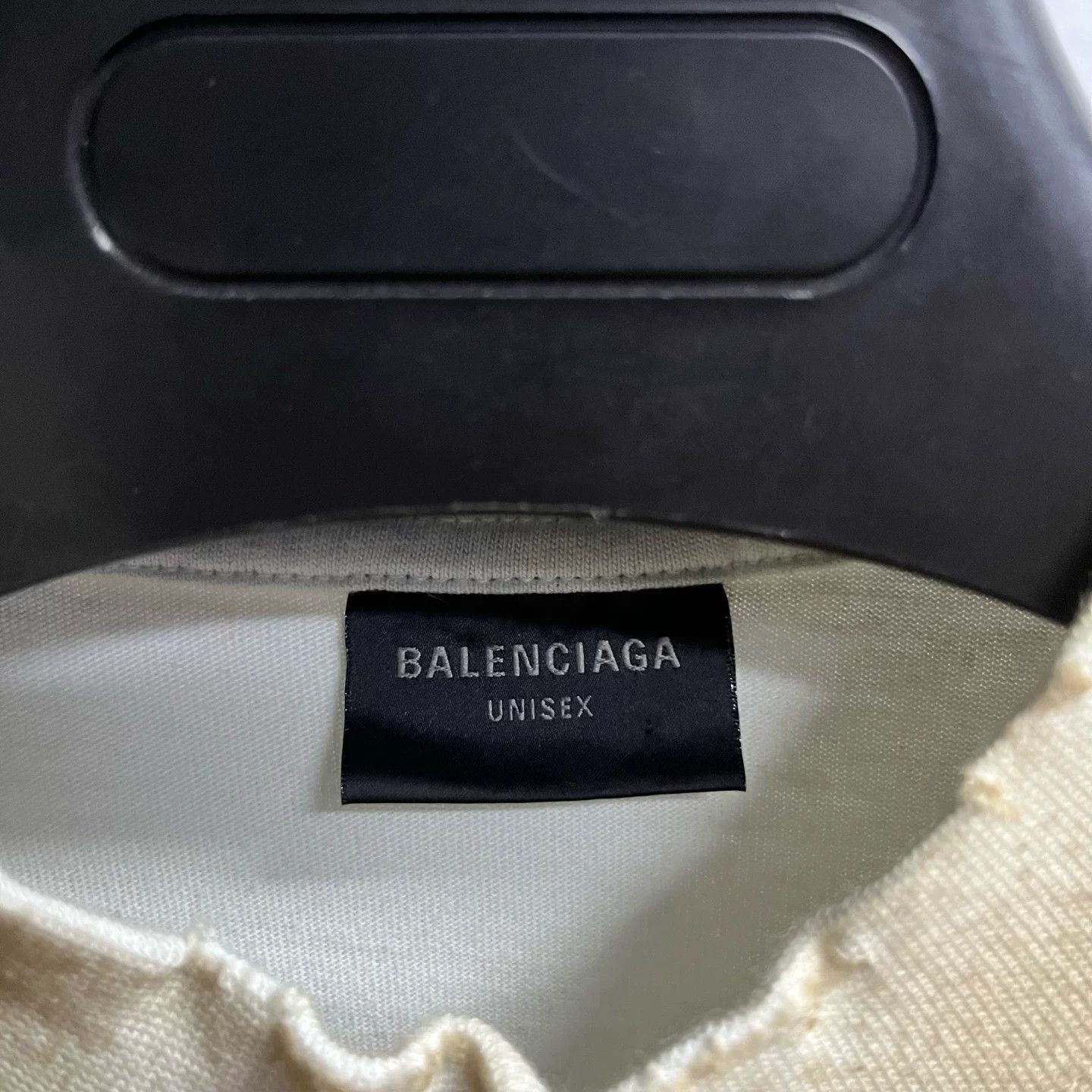 Balenciaga Balenciaga Distressed Badge T-Shirt Size 1 Size US S / EU 44-46 / 1 - 3 Thumbnail