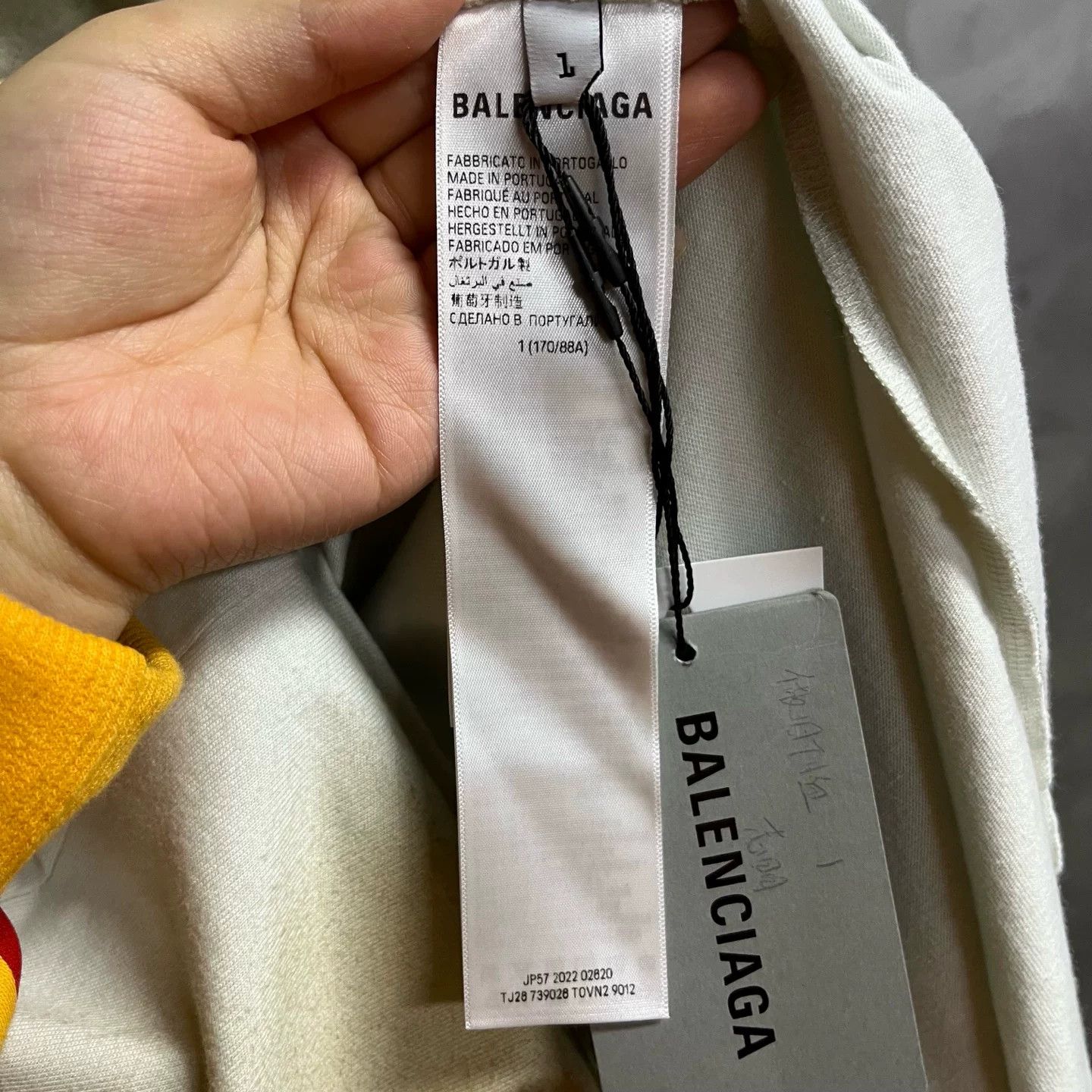 Balenciaga Balenciaga Distressed Badge T-Shirt Size 1 Size US S / EU 44-46 / 1 - 4 Thumbnail