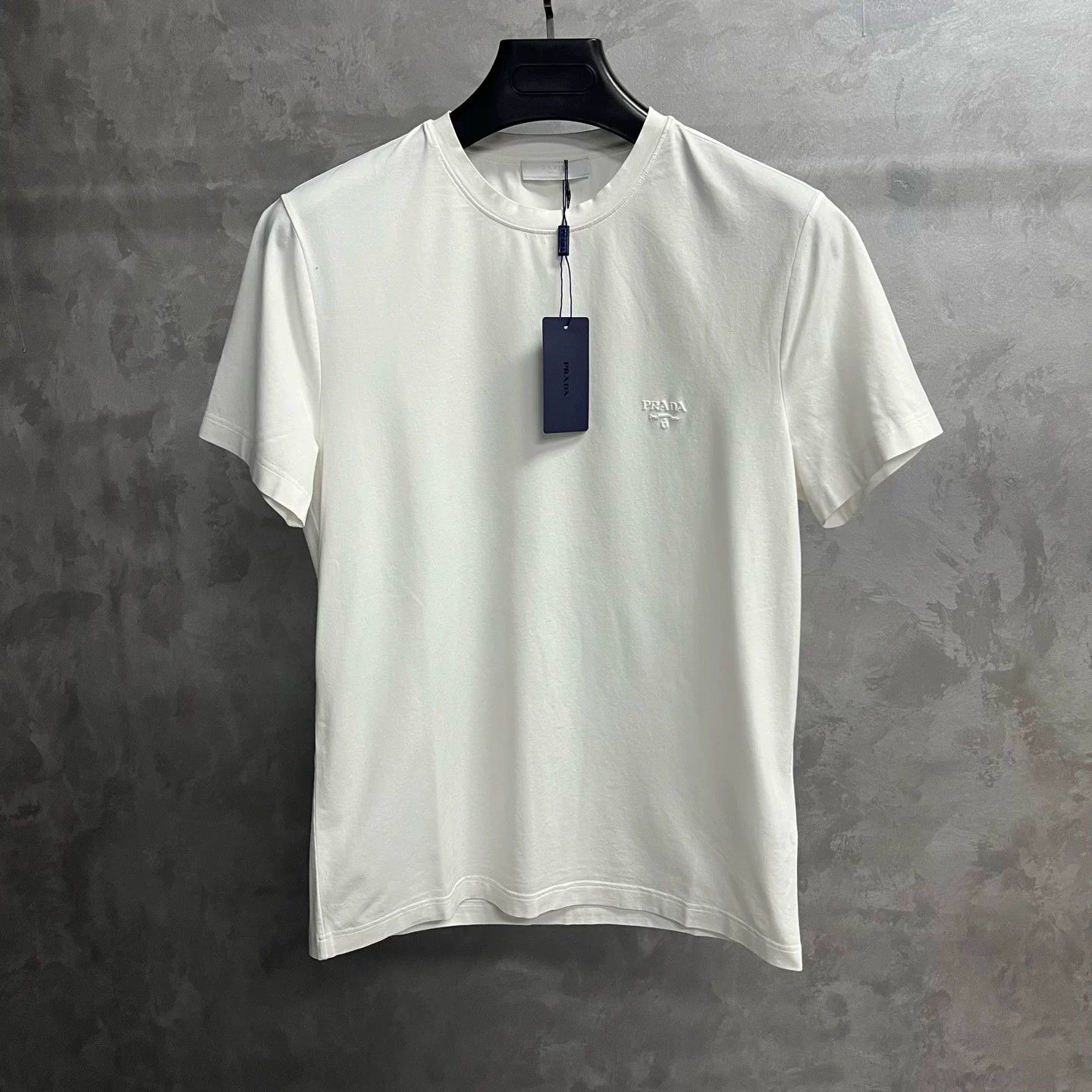 Prada Prada Logo Embroidered T-Shirt Size M Size US M / EU 48-50 / 2 - 2 Thumbnail