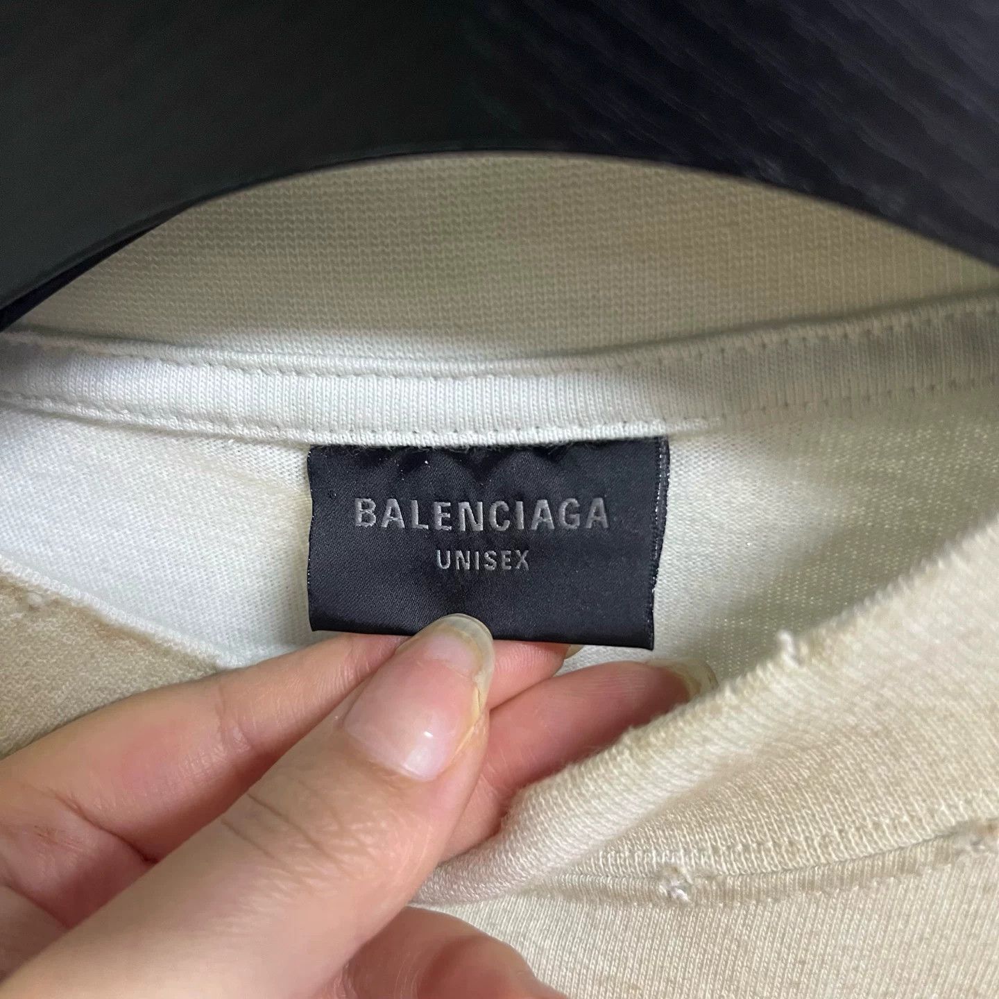 Balenciaga Balenciaga Distressed Embroidered Logo T-Shirt Size 2 Size US M / EU 48-50 / 2 - 4 Thumbnail
