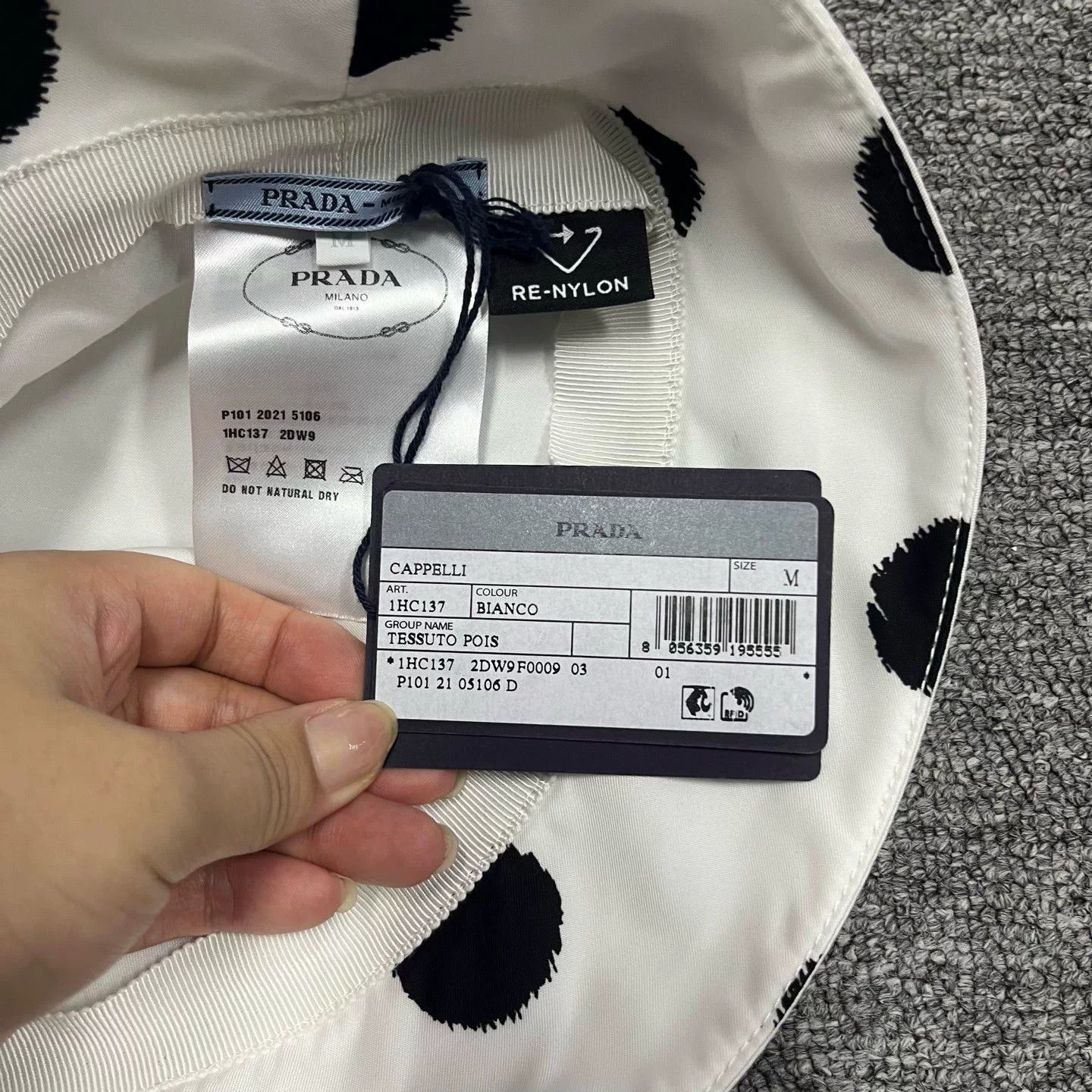 Prada Prada Polka Dot Re-Nylon Bucket Hat M Size ONE SIZE - 6 Thumbnail