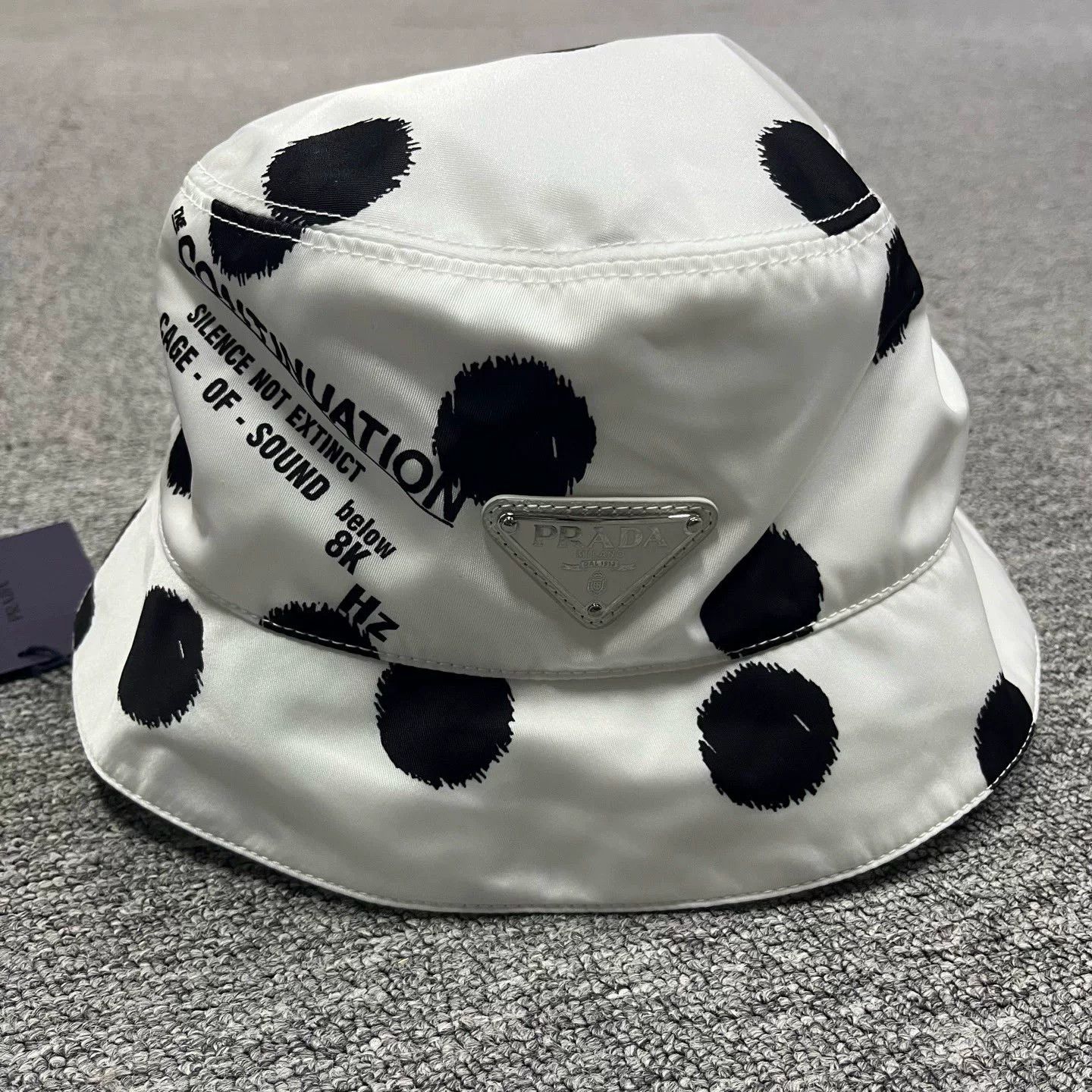 Prada Prada Polka Dot Re-Nylon Bucket Hat M Size ONE SIZE - 3 Thumbnail