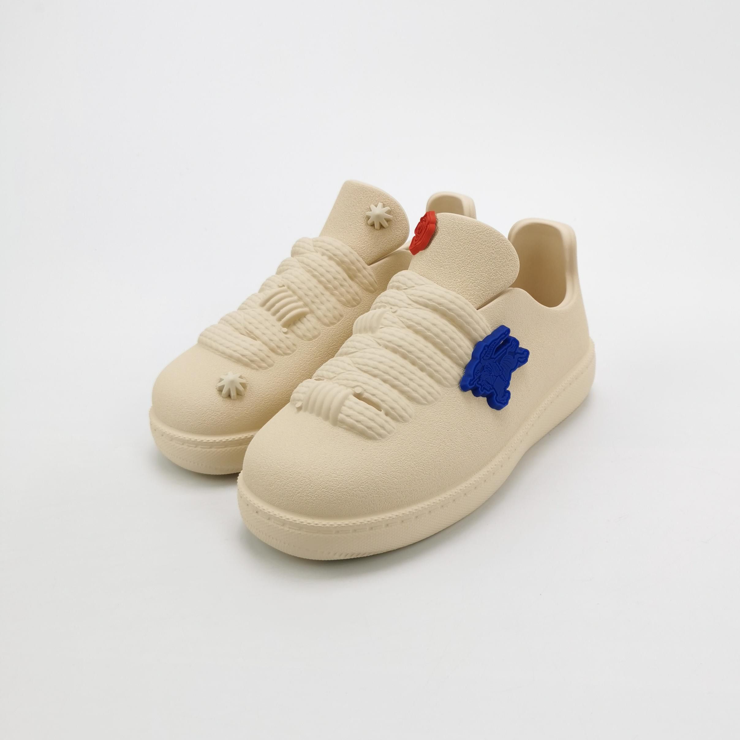 Burberry Burberry Women 5 Lowtop Sneakers Size US 5 / IT 35 - 2 Thumbnail