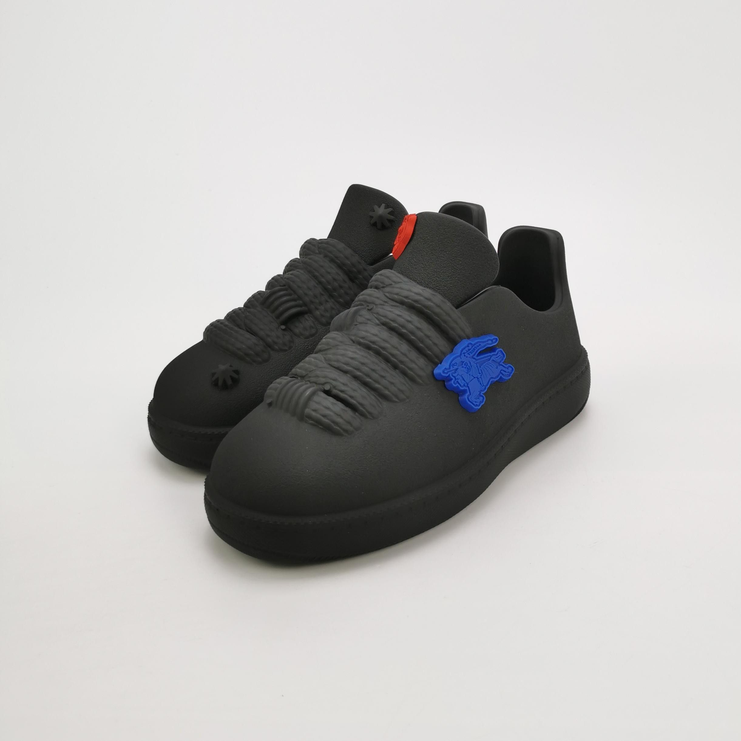 Burberry Burberry Women 6 Lowtop Sneakers Size US 6 / IT 36 - 2 Thumbnail
