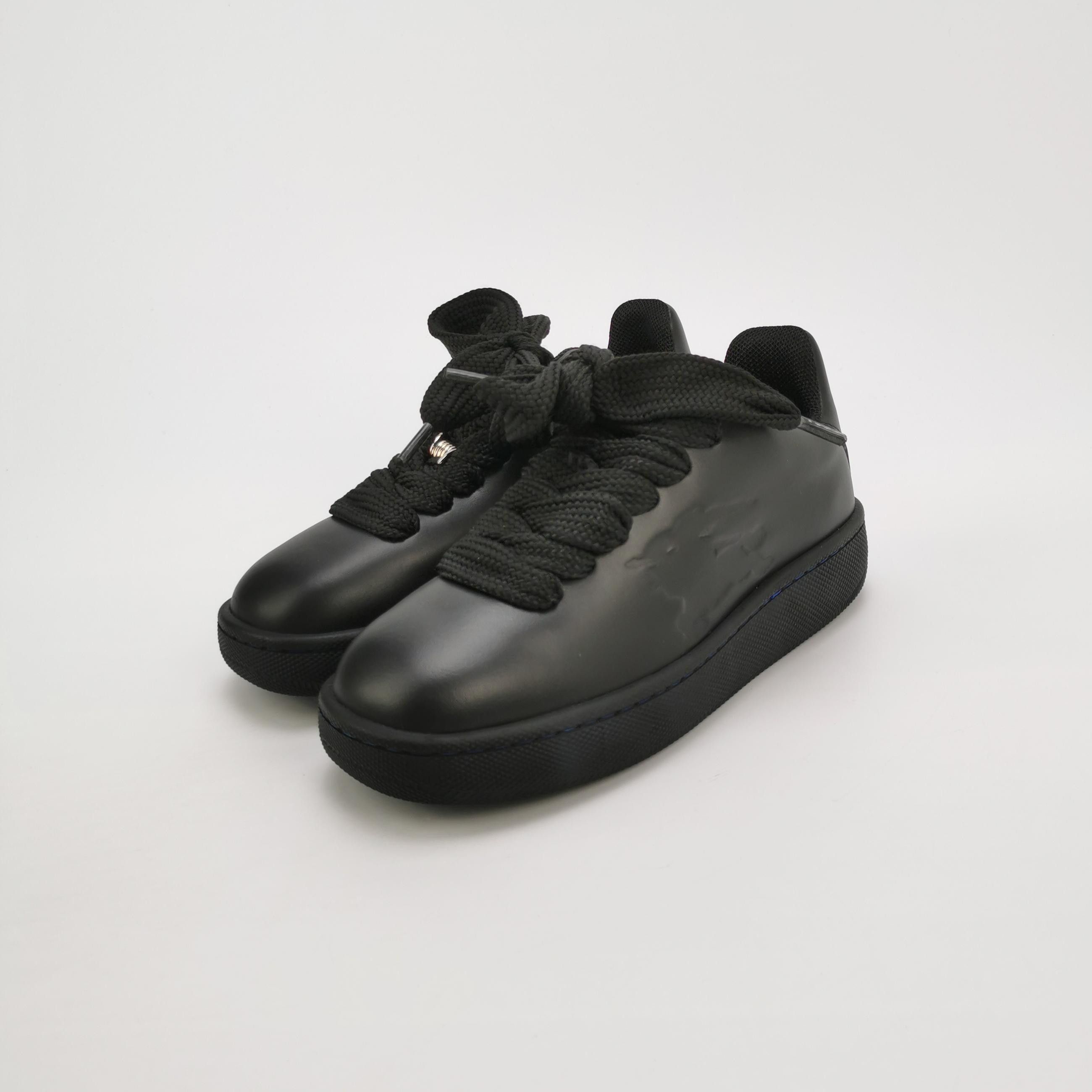 Burberry Burberry Women 6 Lowtop Sneakers Size US 6 / IT 36 - 2 Thumbnail
