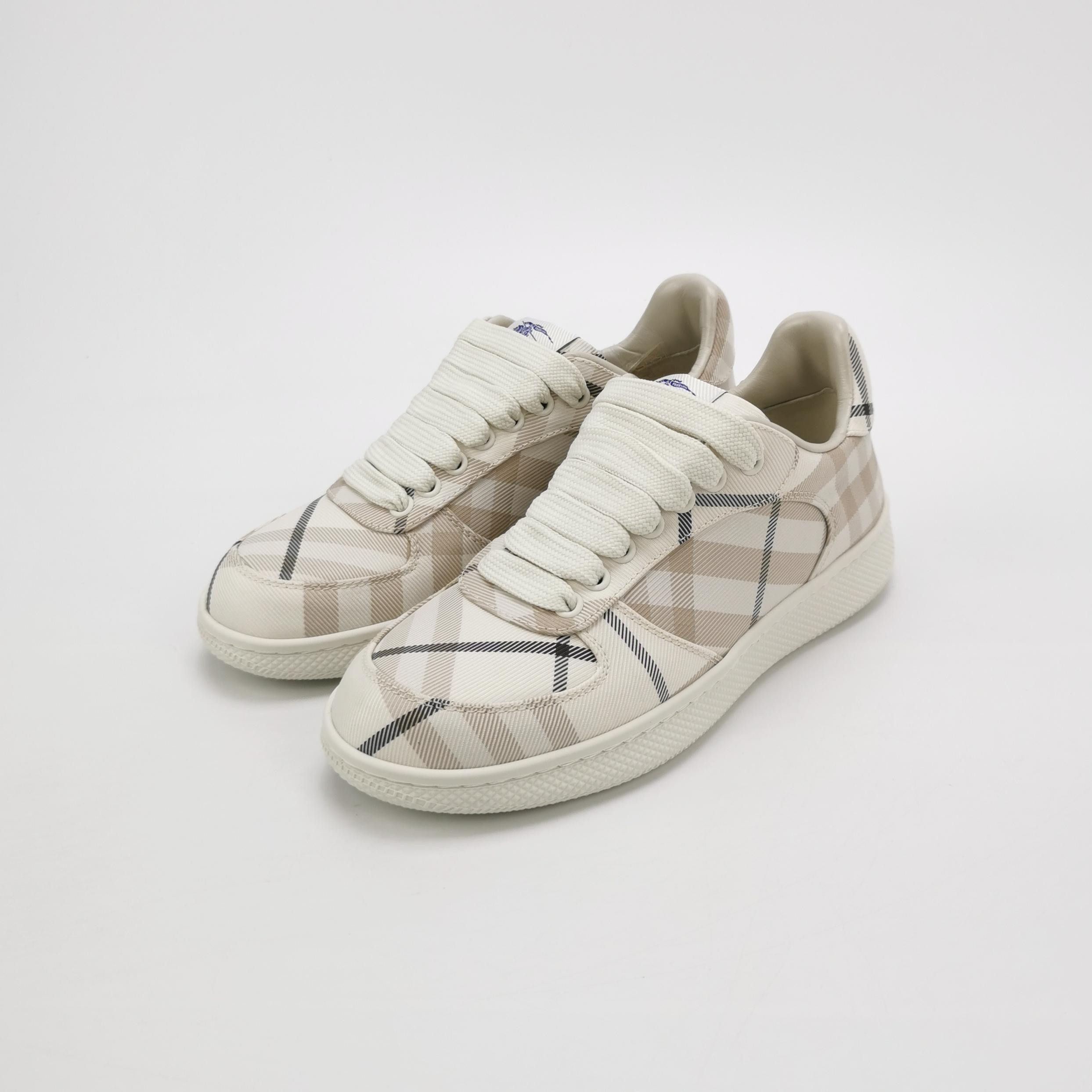 Burberry Burberry Women 6 Lowtop Sneakers Size US 6 / IT 36 - 2 Thumbnail