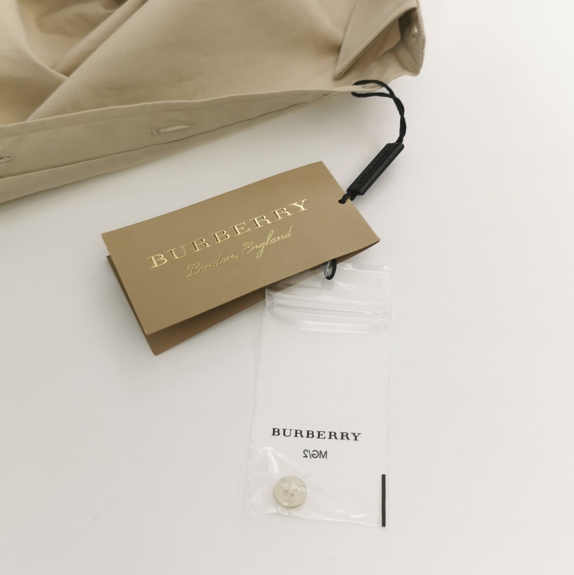 Burberry Burberry Women s Button Ups Size S / US 4 / IT 40 - 3 Thumbnail