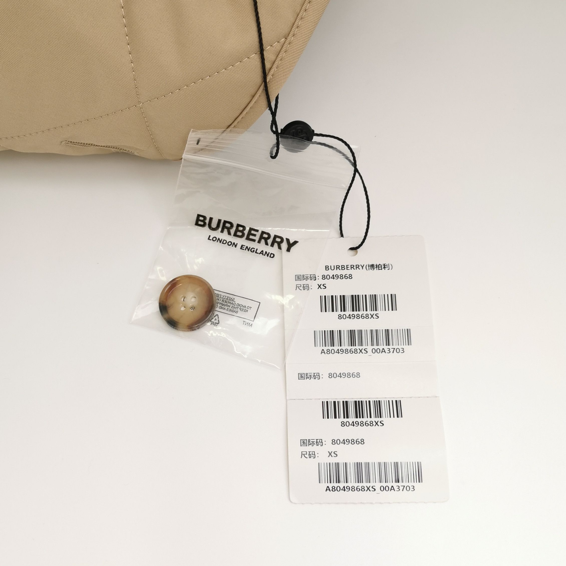 Burberry Burberry Women m Down Jackets Size M / US 6-8 / IT 42-44 - 4 Thumbnail