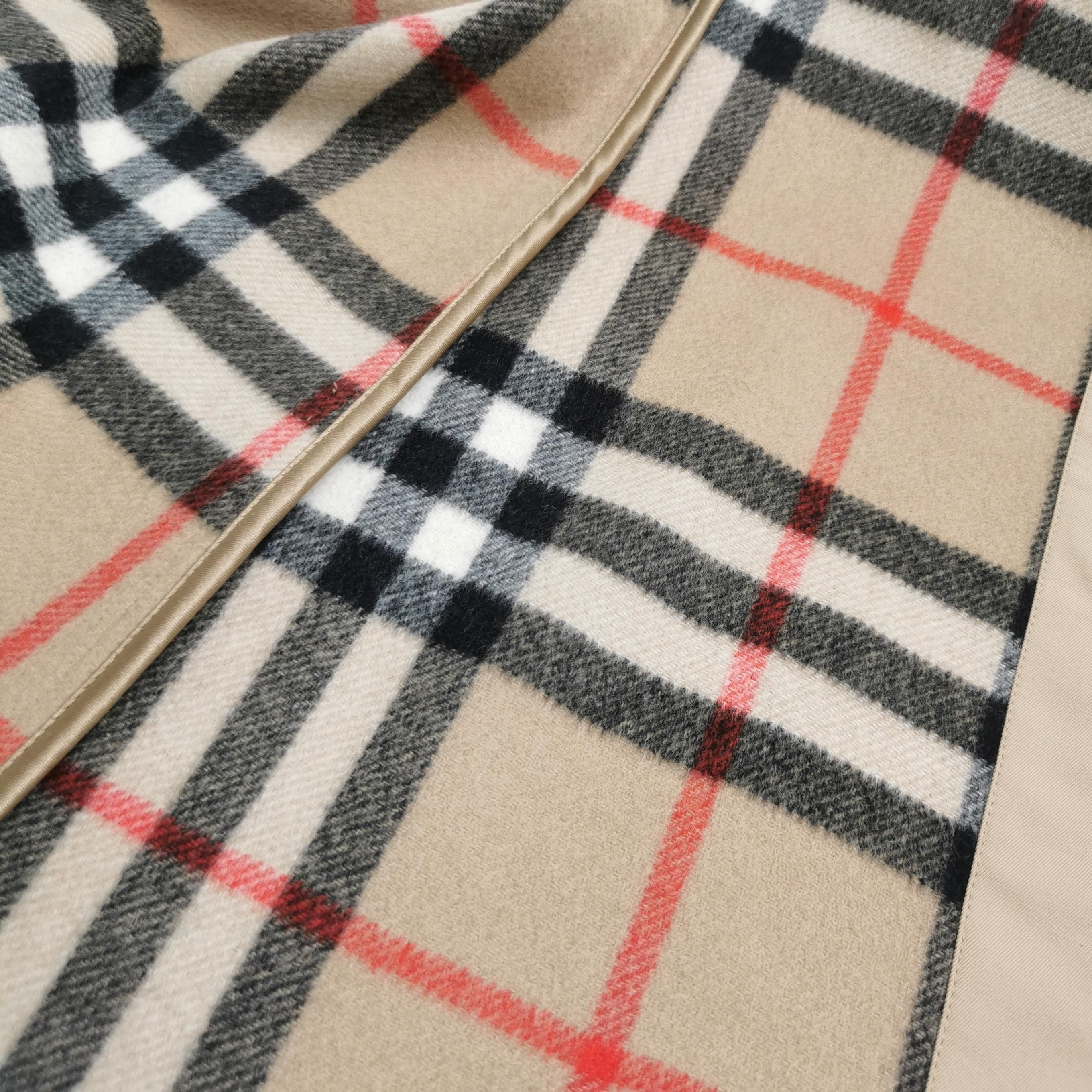 Burberry Burberry Women xl Vests Size XL / US 12-14 / IT 48-50 - 3 Thumbnail