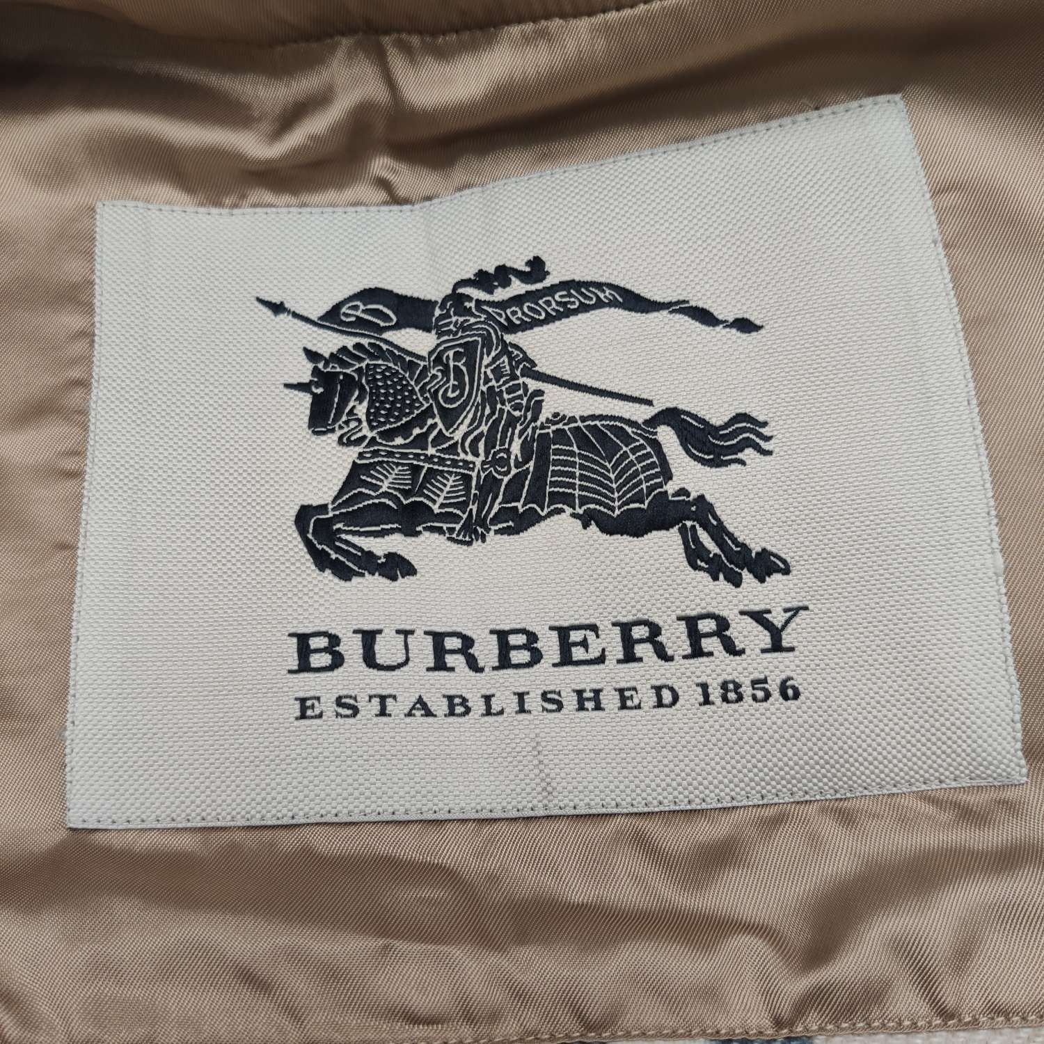 Burberry Burberry Women xl Vests Size XL / US 12-14 / IT 48-50 - 5 Thumbnail