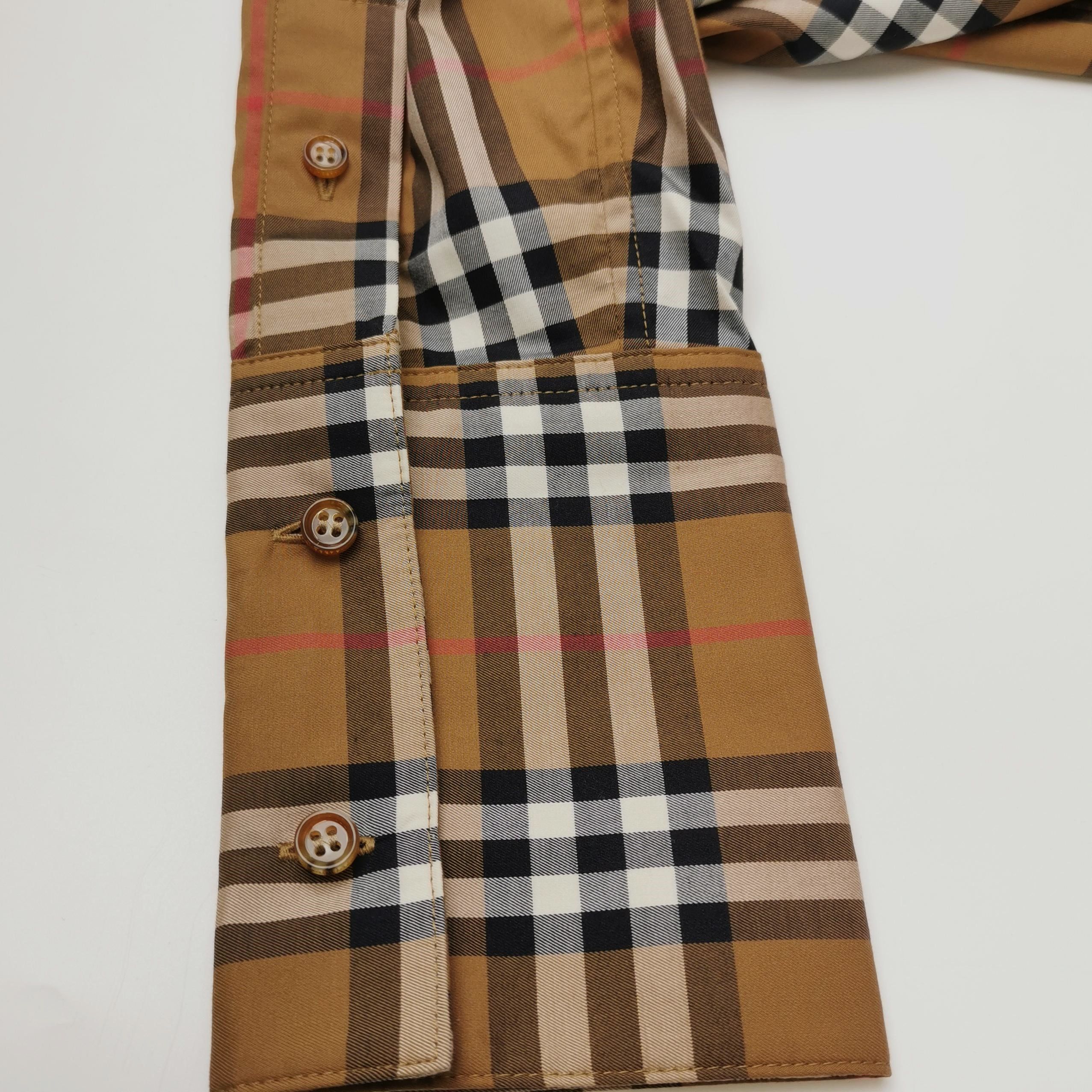 Burberry Burberry Women 2 Button Ups Size XS / US 0-2 / IT 36-38 - 3 Thumbnail