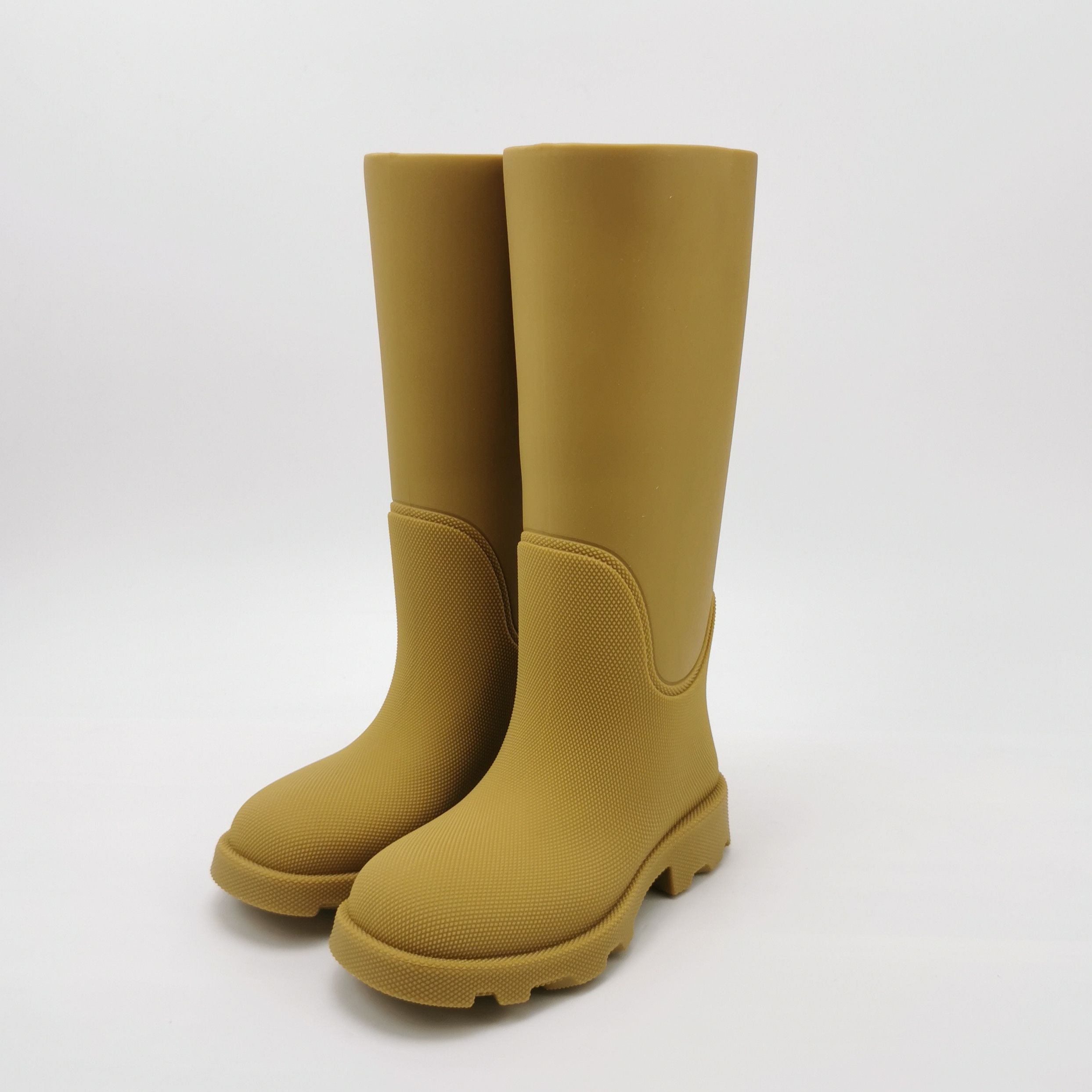 Burberry Burberry Women 6 Boots Size US 6 / IT 36 - 2 Thumbnail