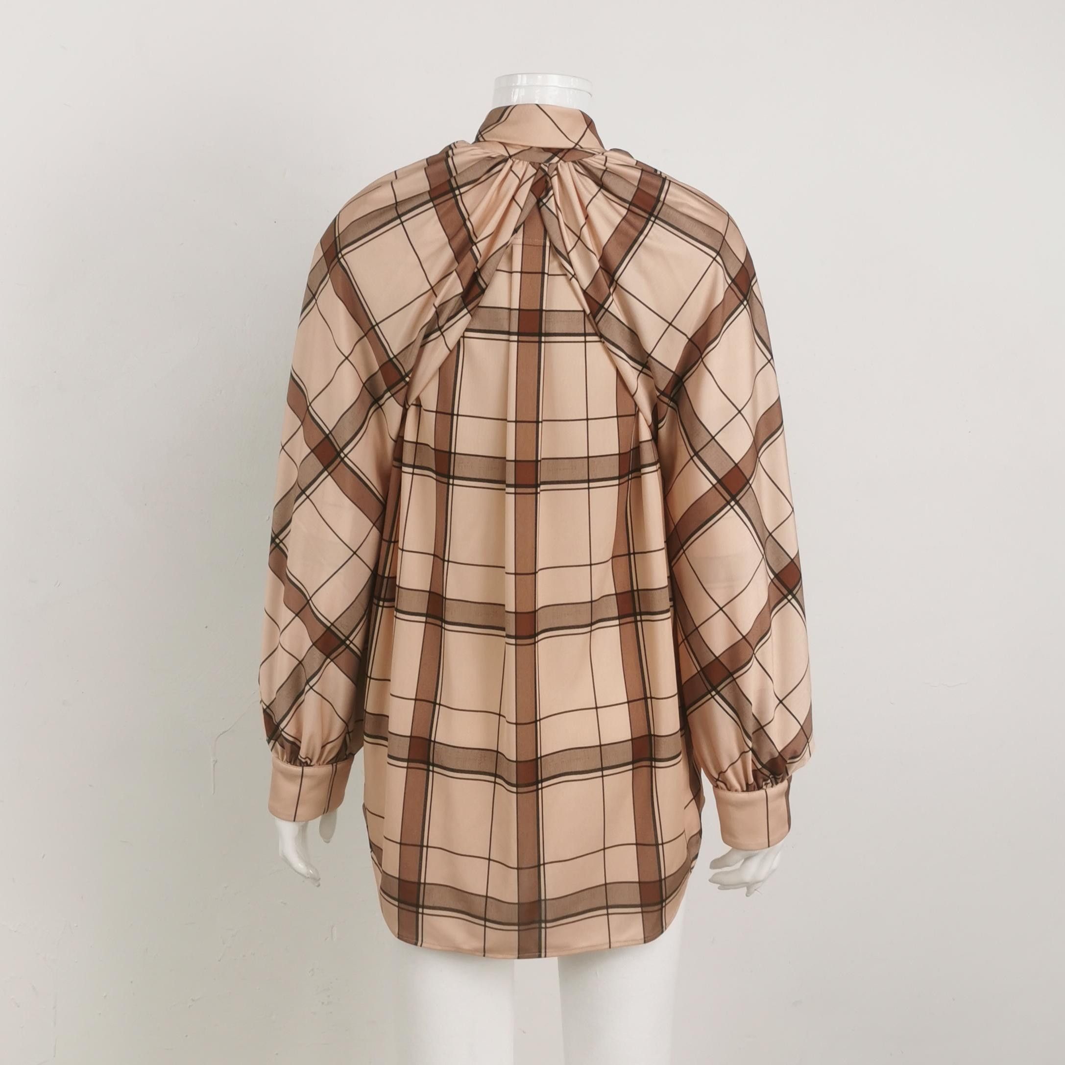 Burberry Burberry Women s Button Ups Size S / US 4 / IT 40 - 2 Thumbnail