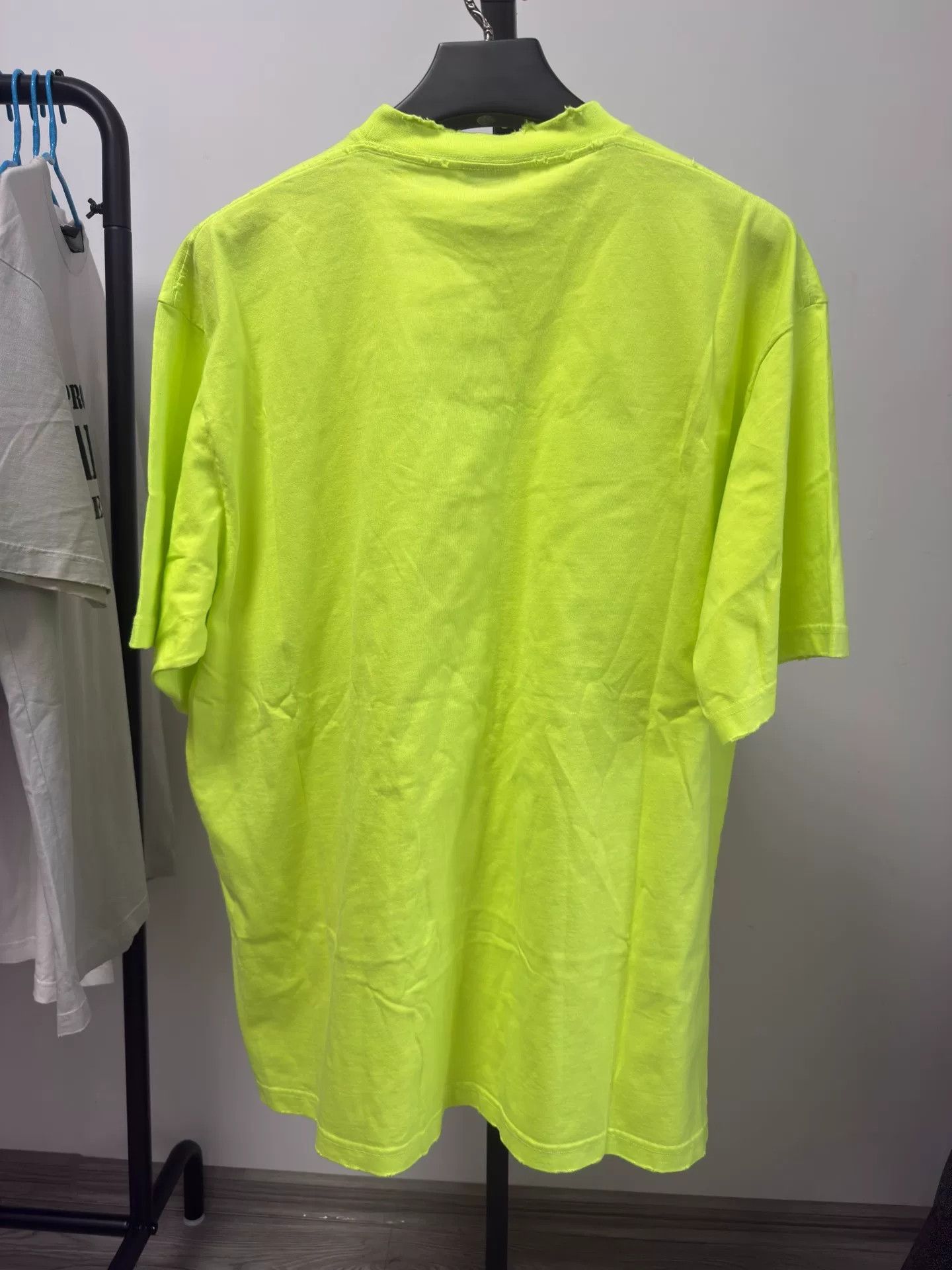 Balenciaga Balenciaga Neon Green Logo T-Shirt Size S Size US S / EU 44-46 / 1 - 3 Thumbnail