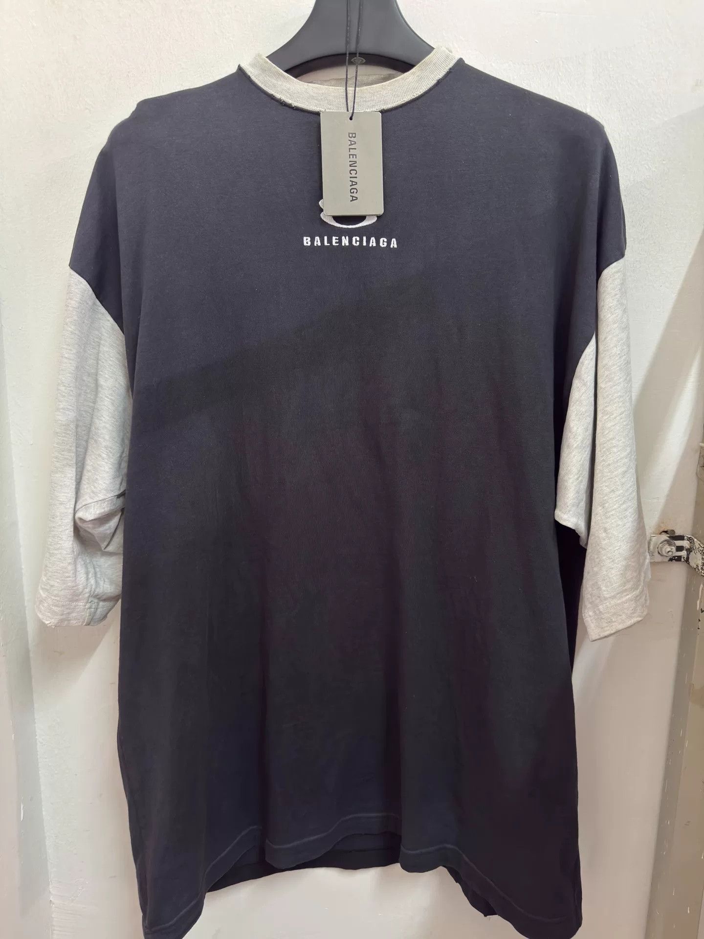 Balenciaga Balenciaga Two-Tone Unity Logo T-Shirt Size 1 Size US S / EU 44-46 / 1 - 2 Thumbnail
