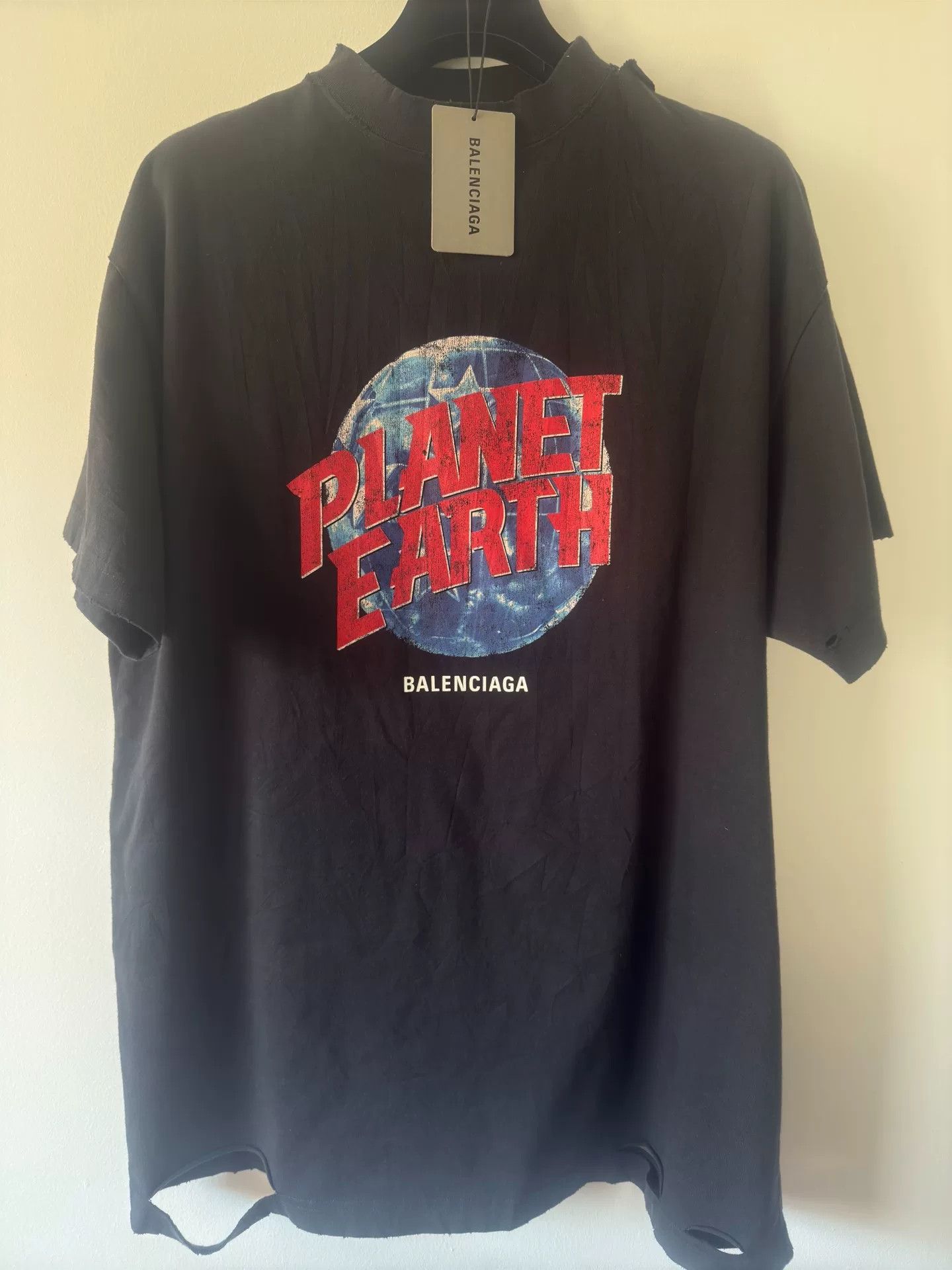 Balenciaga Balenciaga Planet Earth Distressed T-Shirt Size 1 Size US S / EU 44-46 / 1 - 2 Thumbnail