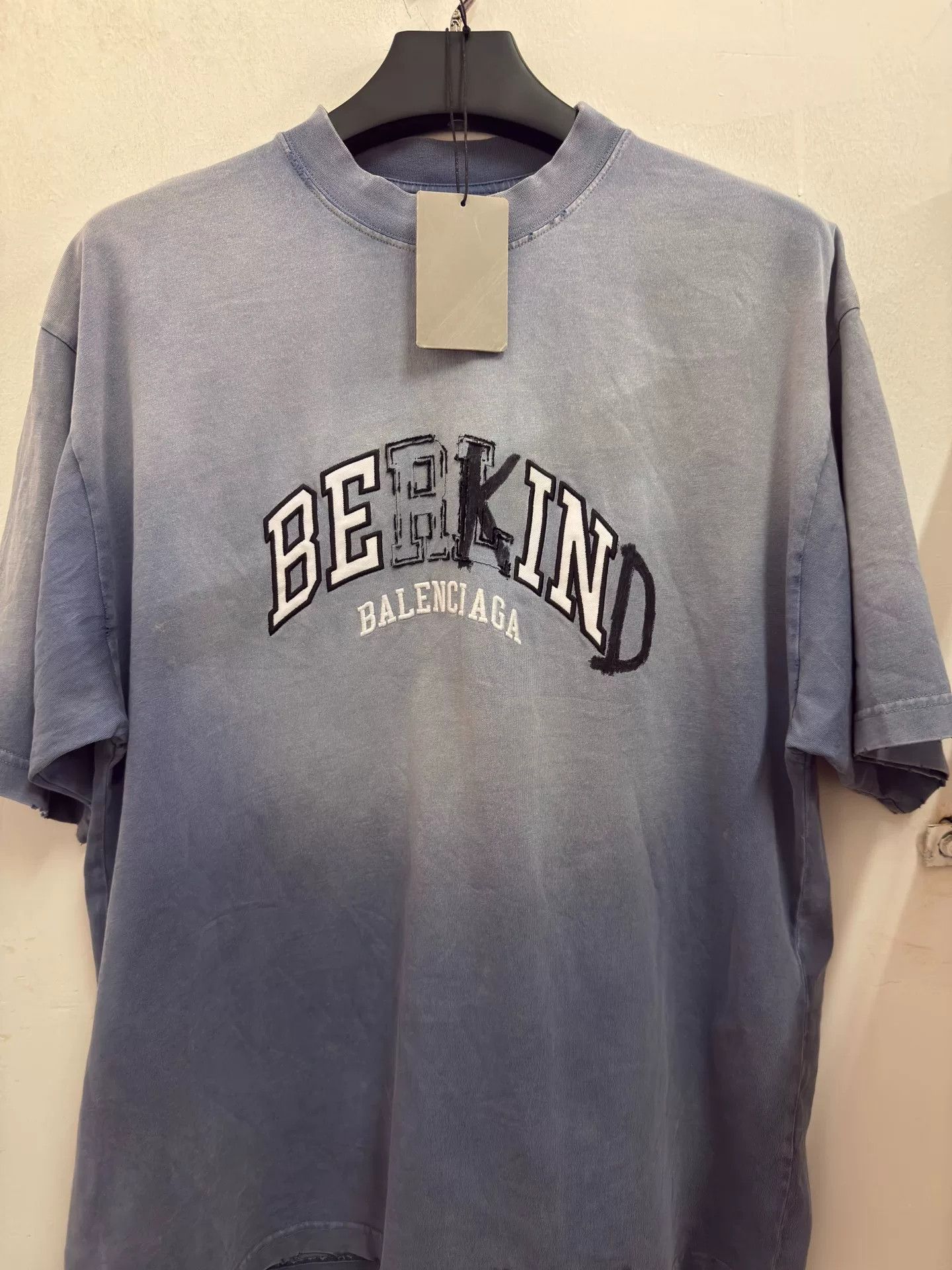 Balenciaga Balenciaga Be Kind Distressed T-Shirt L Size US L / EU 52-54 / 3 - 2 Thumbnail