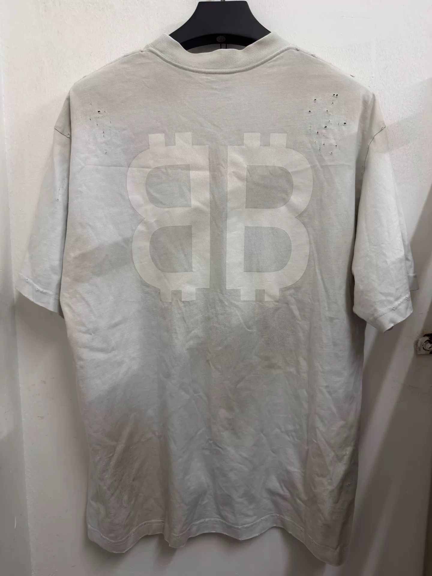 Balenciaga Balenciaga Mud-Dyed Bitcoin Logo T-Shirt Size S Size US S / EU 44-46 / 1 - 3 Thumbnail