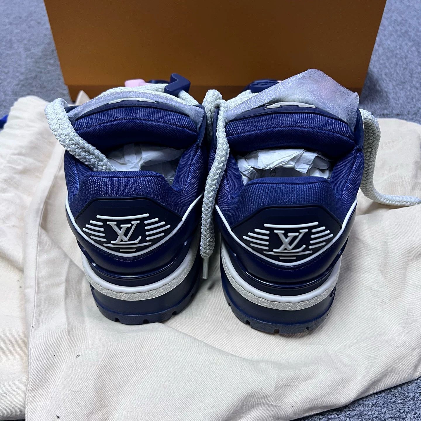 Louis Vuitton Louis Vuitton Blue Leather Low-Top Sneakers UK 5.5 Size US 6.5 / EU 39-40 - 5 Thumbnail