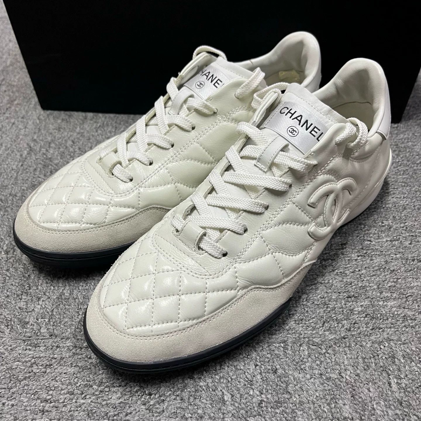 Chanel Chanel Quilted Leather Low-Top Sneakers EU 42 Size US 9 / EU 42 - 3 Thumbnail