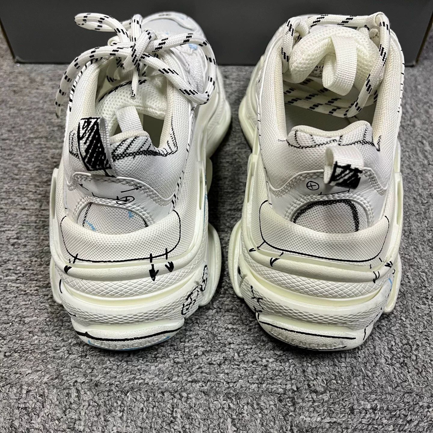 Balenciaga Balenciaga Graffiti Triple S Sneakers 36 Size US 6 / IT 36 - 5 Thumbnail