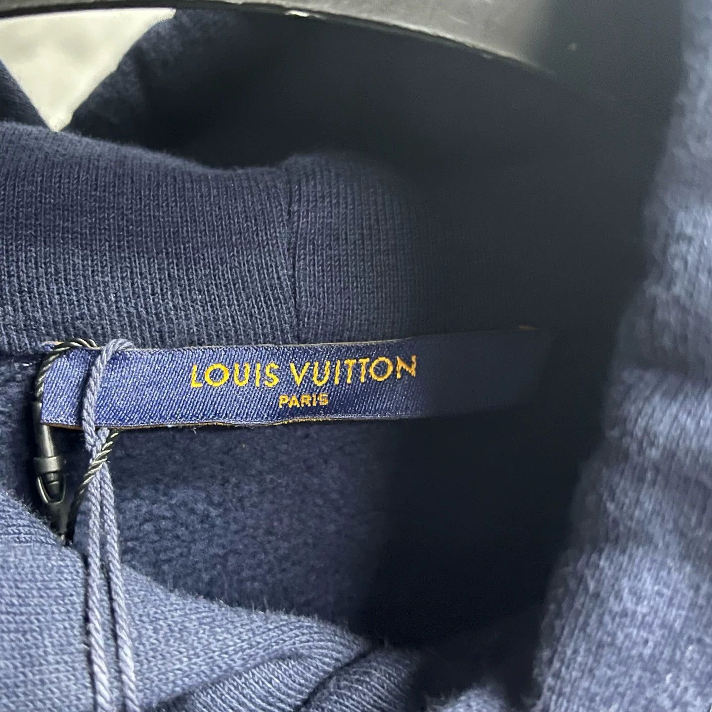 Louis Vuitton Louis Vuitton Beaded Shark Hoodie Size L Size US L / EU 52-54 / 3 - 3 Thumbnail