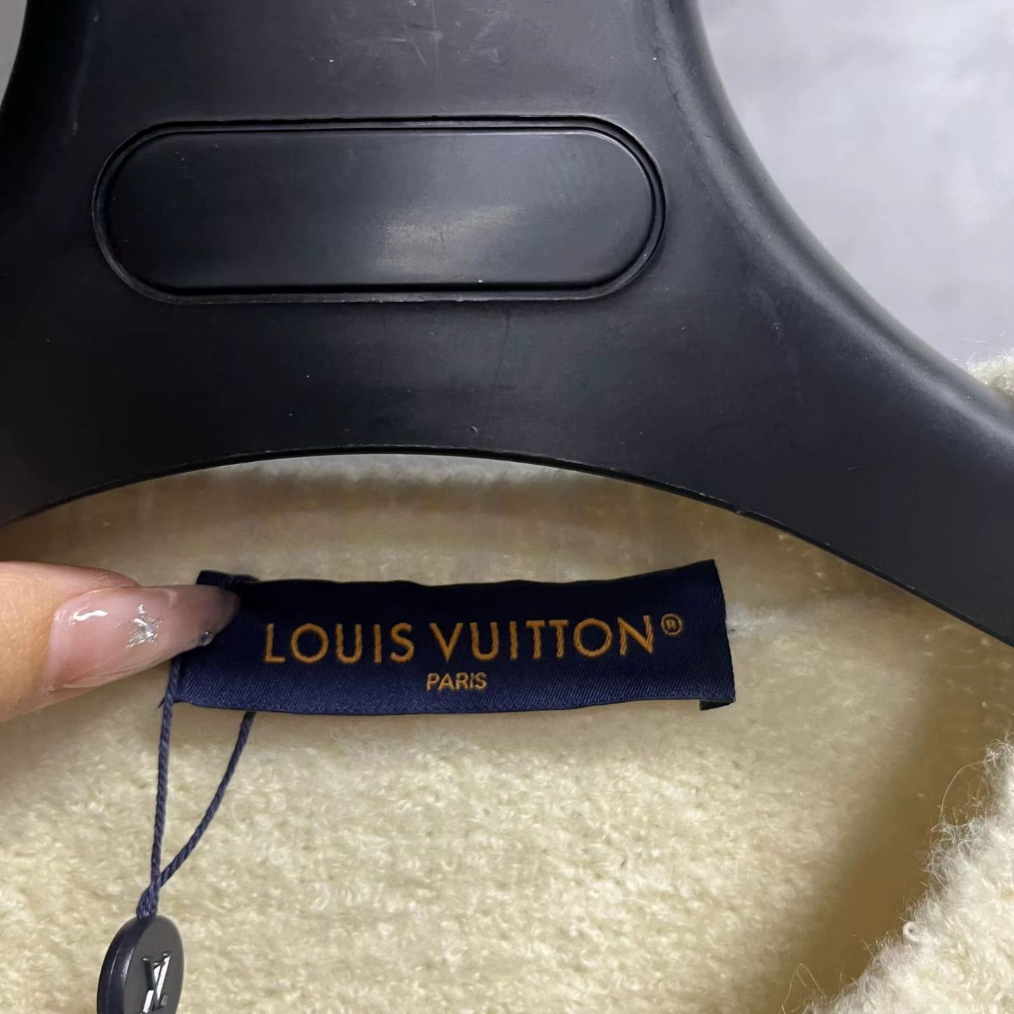 Louis Vuitton Louis Vuitton Logo Knit Sweater M Size US M / EU 48-50 / 2 - 3 Thumbnail