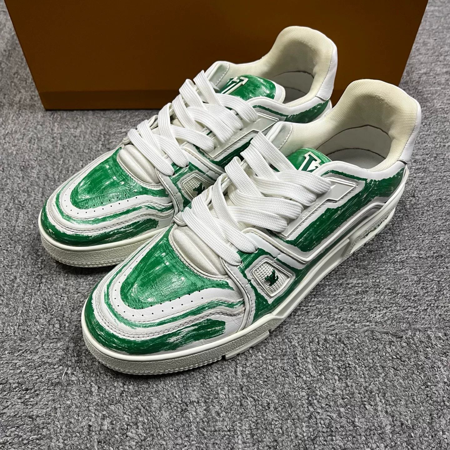 Louis Vuitton Louis Vuitton Green Graffiti Trainer Sneakers Size 8 Size US 9 / EU 42 - 3 Thumbnail