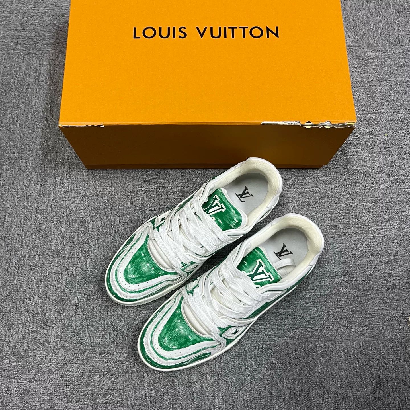 Louis Vuitton Louis Vuitton Green Graffiti Trainer Sneakers Size 8 Size US 9 / EU 42 - 2 Thumbnail
