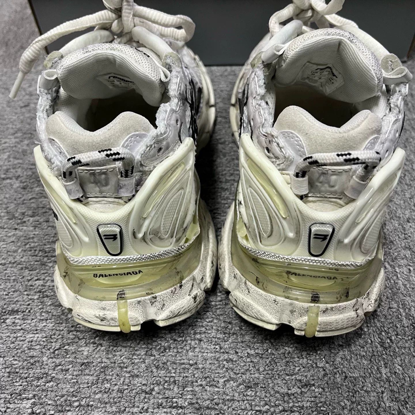 Balenciaga Balenciaga Runner Graffiti Sneakers EU 40 Size US 7 / EU 40 - 5 Thumbnail