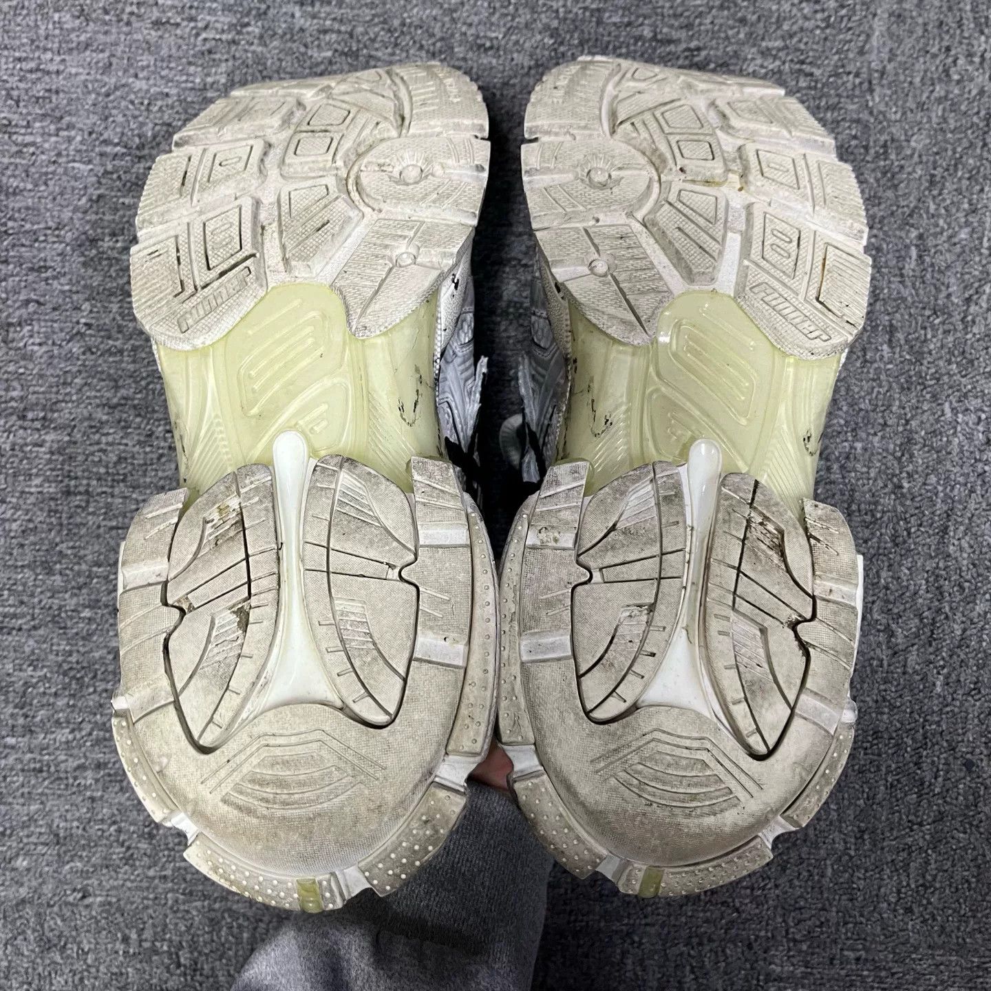 Balenciaga Balenciaga Runner Graffiti Sneakers EU 40 Size US 7 / EU 40 - 7 Thumbnail