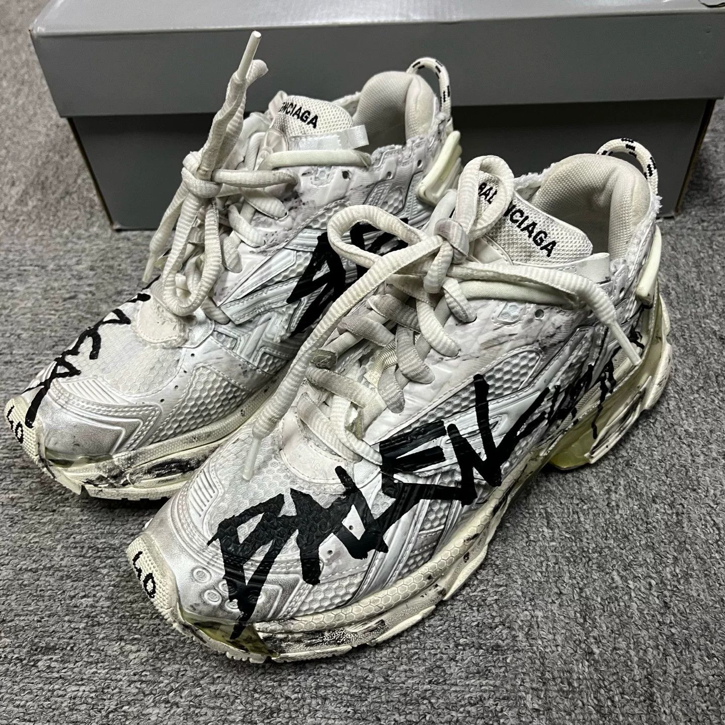 Balenciaga Balenciaga Runner Graffiti Sneakers EU 40 Size US 7 / EU 40 - 3 Thumbnail
