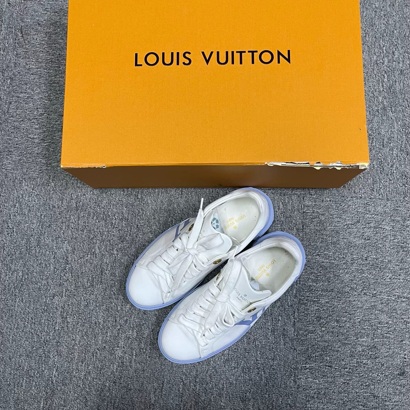 Louis Vuitton Louis Vuitton Blue Trim Leather Sneakers 36 Size US 6 / IT 36 - 2 Thumbnail