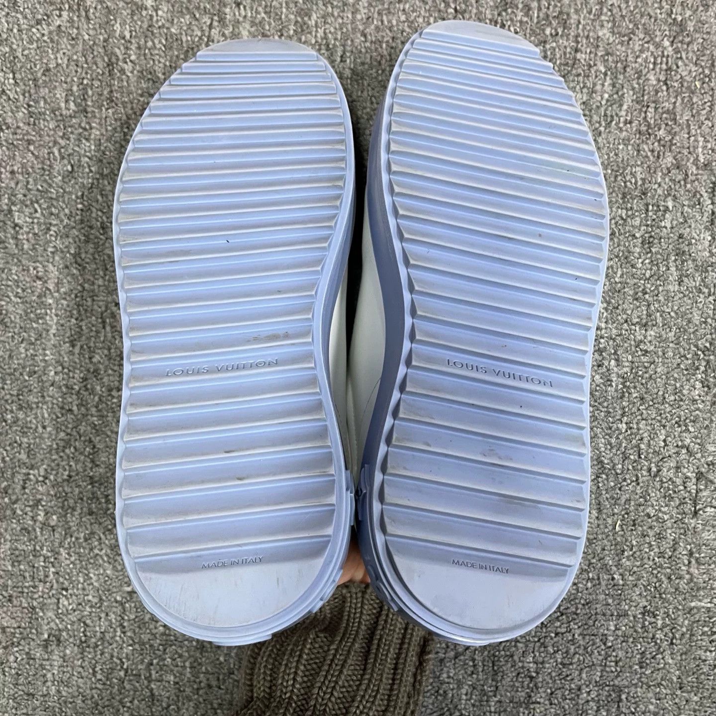 Louis Vuitton Louis Vuitton Blue Trim Leather Sneakers 36 Size US 6 / IT 36 - 6 Thumbnail