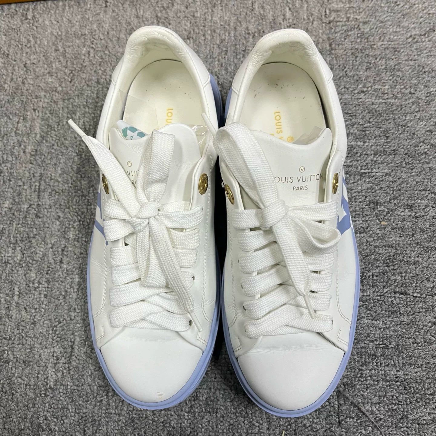 Louis Vuitton Louis Vuitton Blue Trim Leather Sneakers 36 Size US 6 / IT 36 - 4 Thumbnail