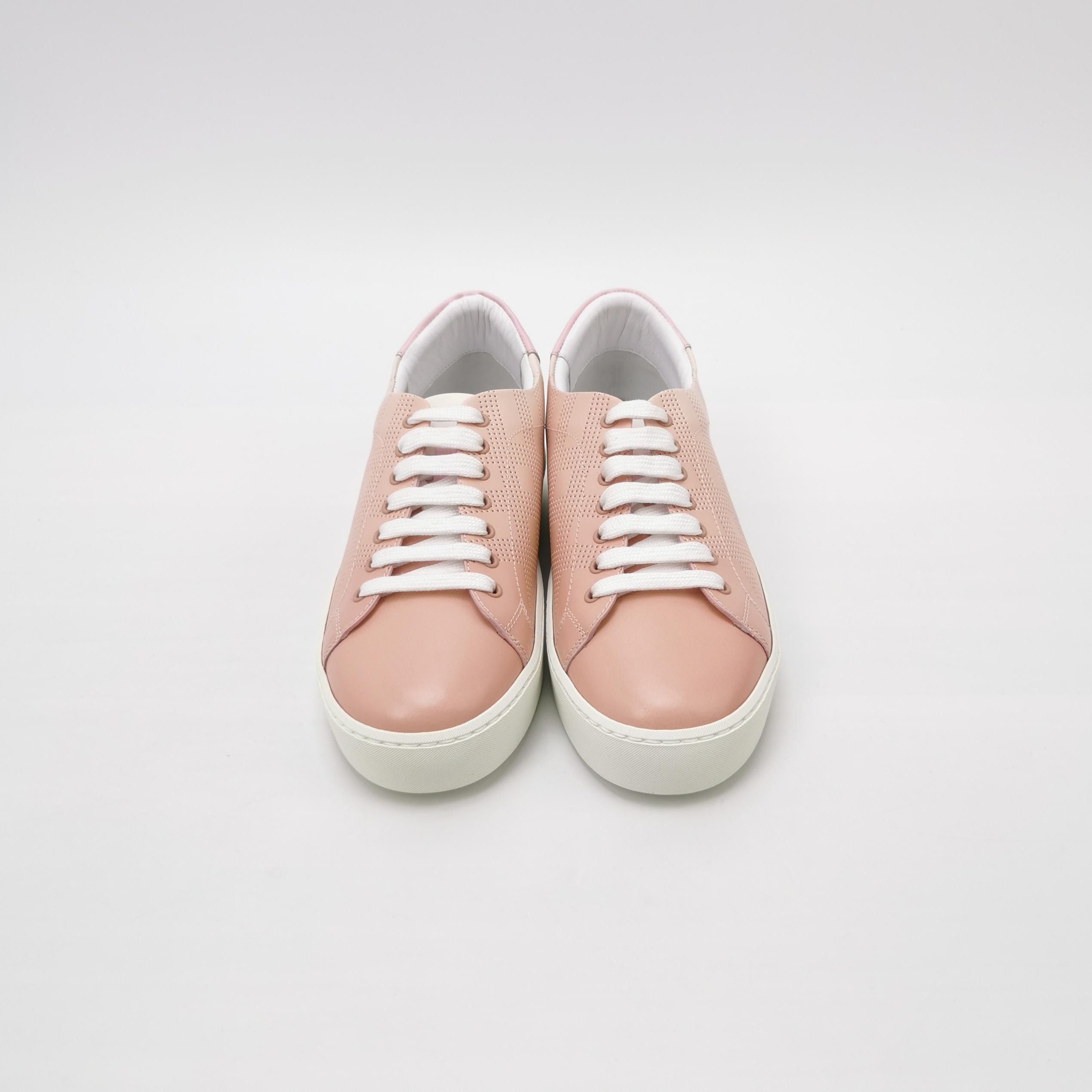 Burberry Burberry Women 5 Lowtop Sneakers Size US 5 / IT 35 - 3 Thumbnail
