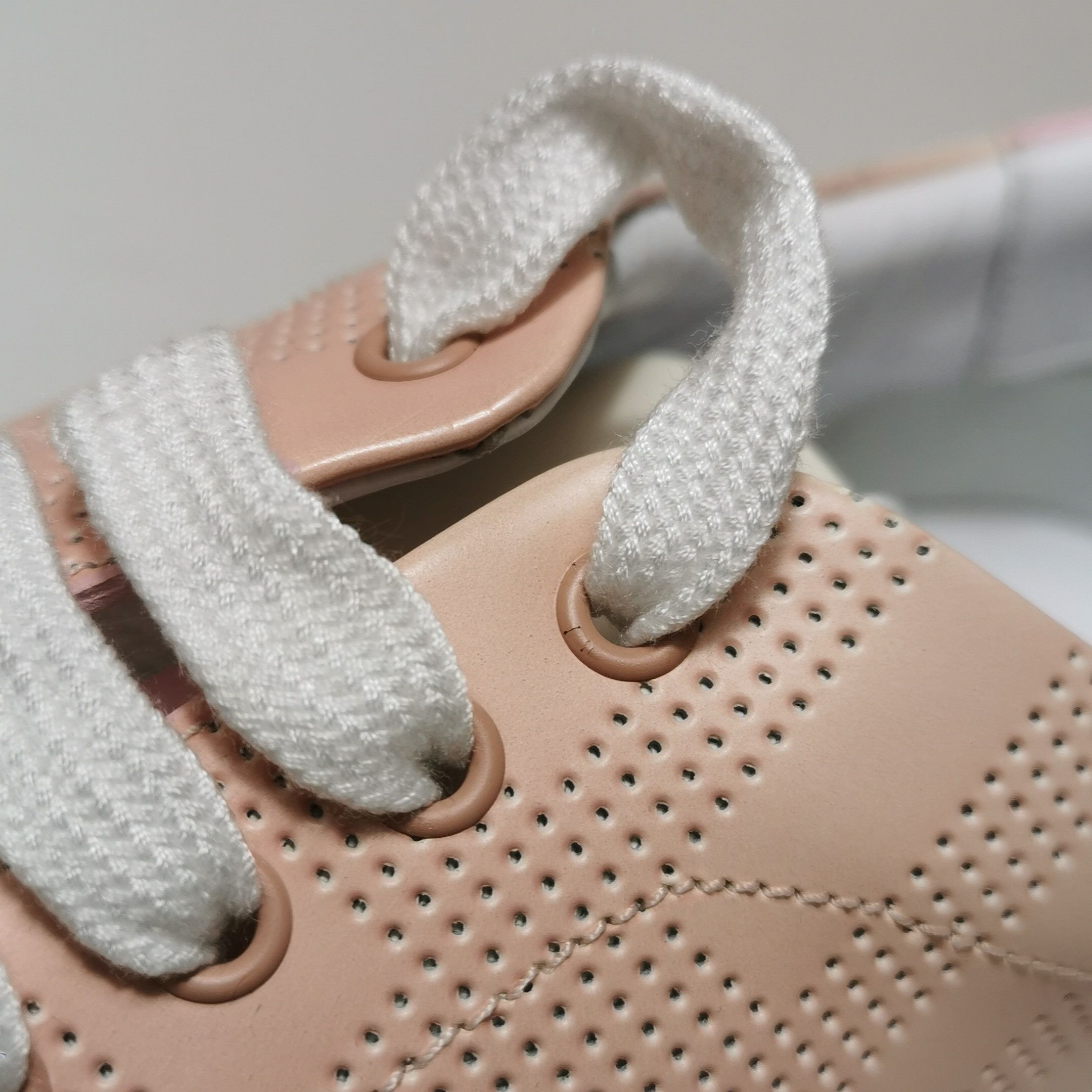 Burberry Burberry Women 5 Lowtop Sneakers Size US 5 / IT 35 - 7 Thumbnail