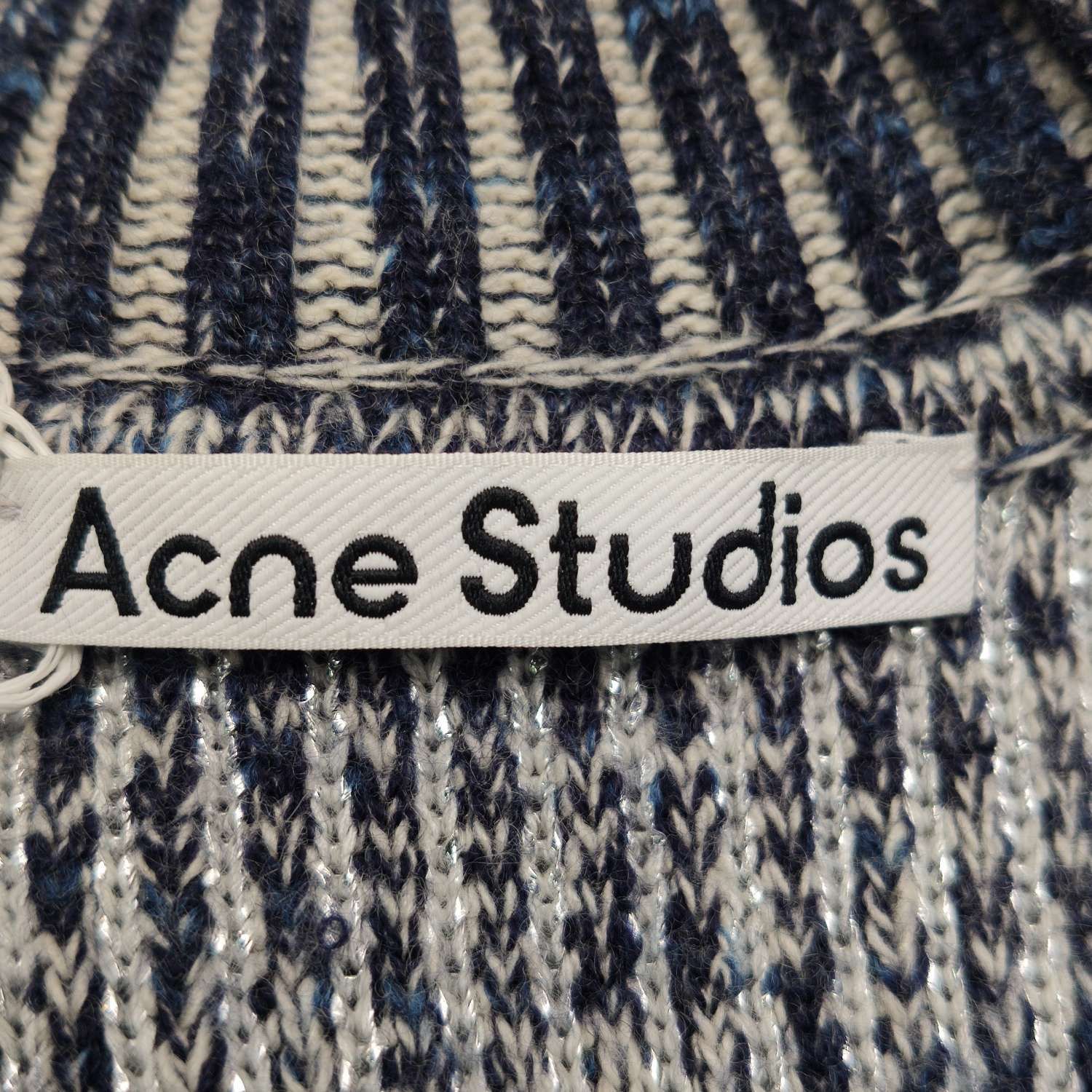 Acne Studios Acne Studios Heart Graphic Wool Blend Sweater XXS Size US XXS / EU 40 - 5 Thumbnail